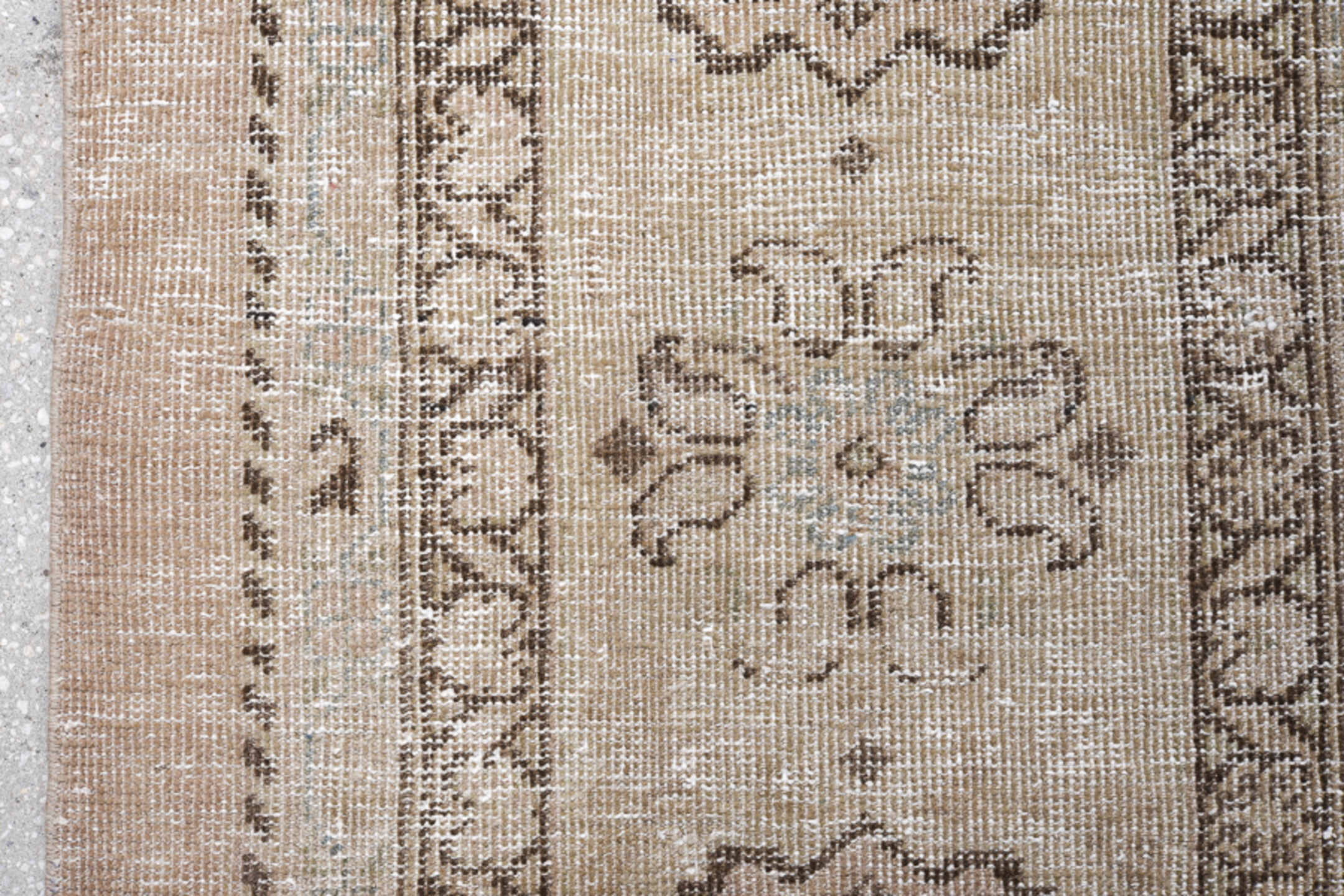 10' x 12' one-of-a-kind handmade vintage Mahal large size rug. Color palette: gray, light gray, off-white, pink, silver