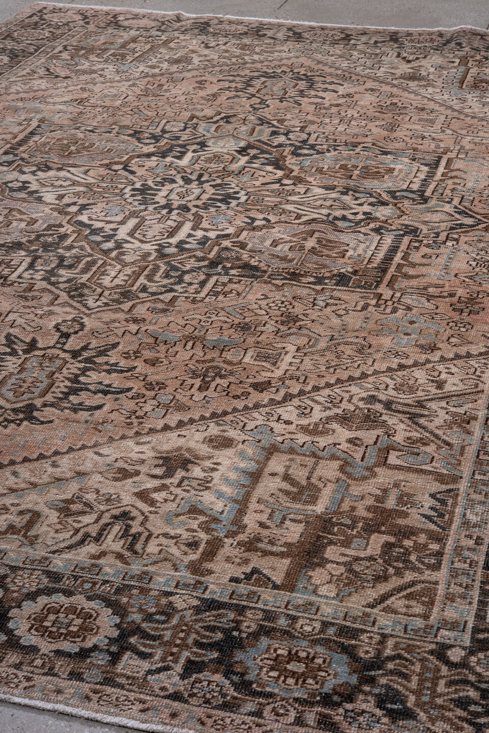 9' x 12' one-of-a-kind handmade vintage Heriz large size rug. Color palette: black, brown, dim gray, gainsboro, gray