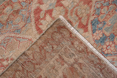 Antique Baktiary Area Rug (6' x 9')