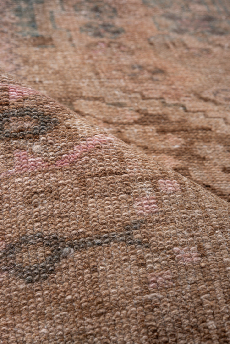 4' x 6' one-of-a-kind handmade vintage Malayer small size rug. Color palette: brown, dim gray, gray, pink, redwood