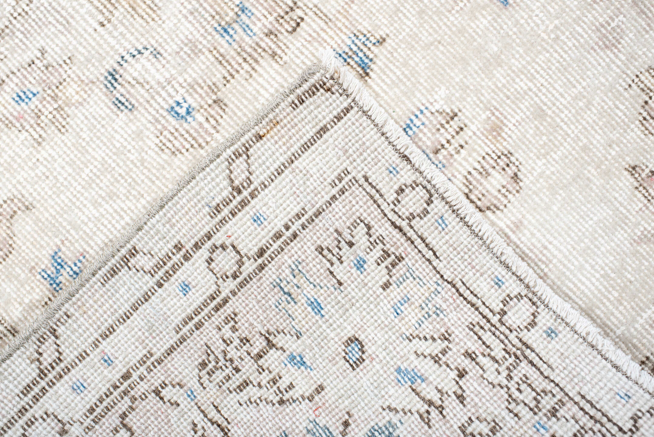 6' x 9' one-of-a-kind handmade vintage Sparta medium size rug. Color palette: brown, dark gray, dim gray, gainsboro, gray