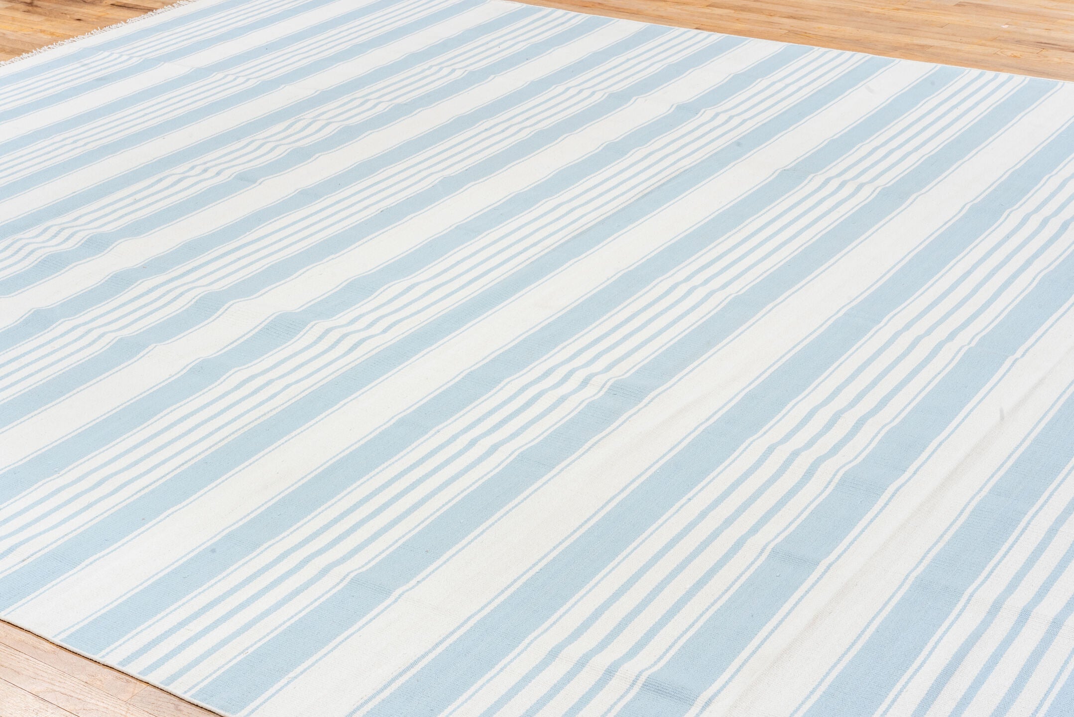 7' x 9' one-of-a-kind handmade vintage Sparta rug. Color palette: gainsboro, gray, light blue, light gray, linen, off-white