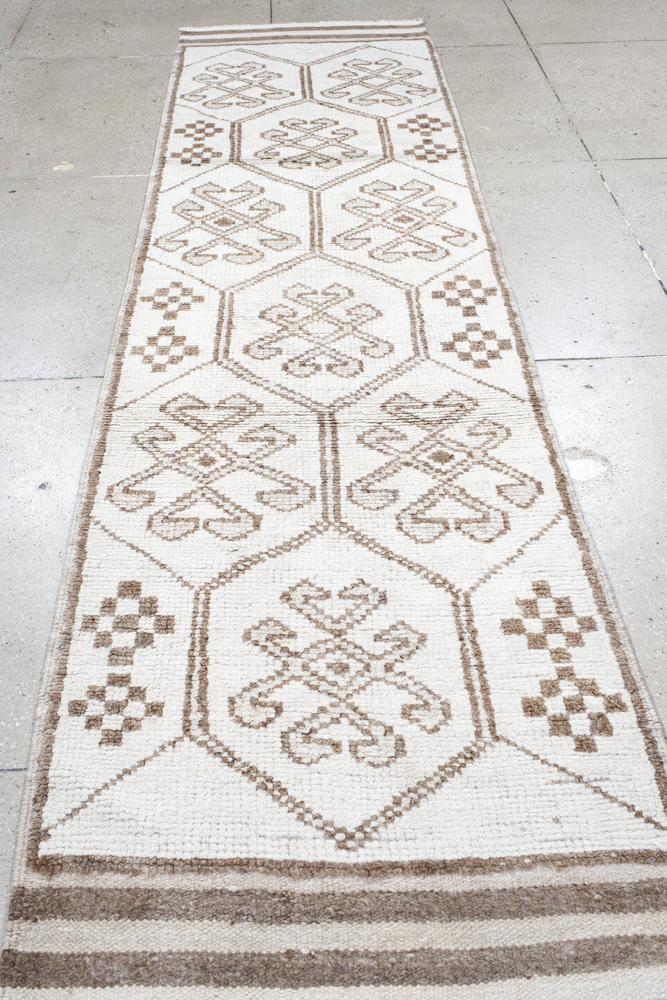 5' x 8' one-of-a-kind handmade vintage Kilim medium size rug. Color palette: ivory, taupe, brown, beige, gray
