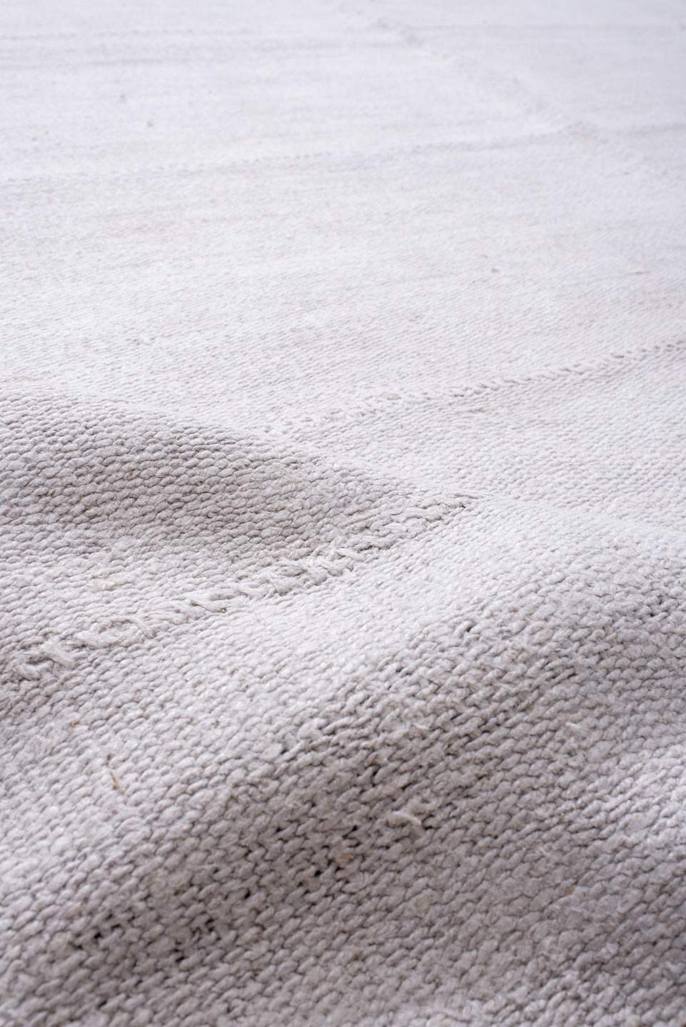 11' x 17' one-of-a-kind handmade vintage Flatweave oversize rug. Color palette: gainsboro, gray, light gray, off-white