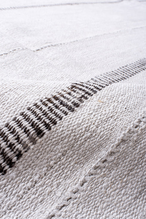 Vintage Flatweave Area Rug (7' x 12')