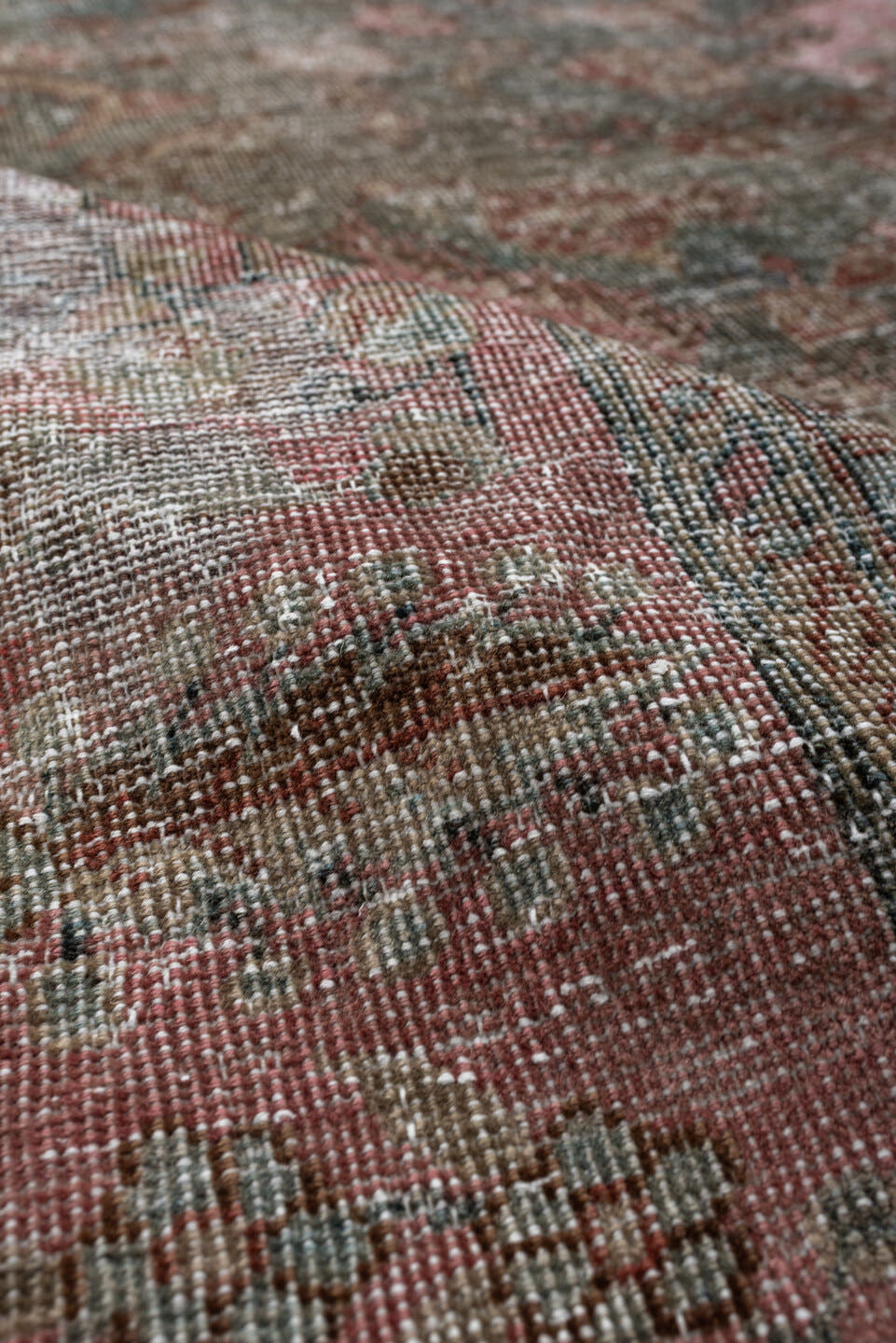6' x 9' one-of-a-kind handmade antique Mahal medium size rug. Color palette: slate, rose, terracotta, taupe, ivory, charcoal