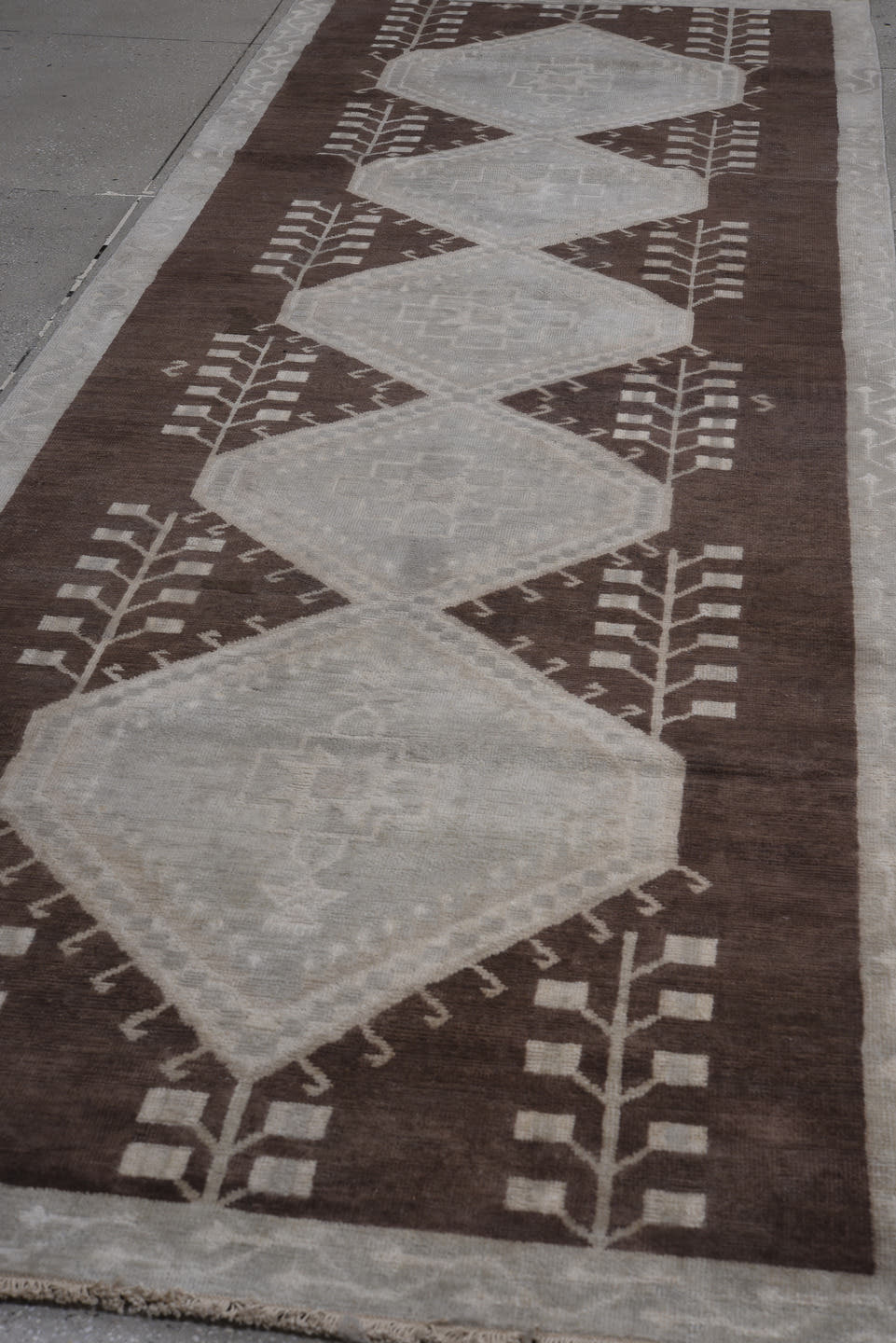 5' x 9' one-of-a-kind handmade vintage Oushak medium size rug. Color palette: brown, taupe, ivory, gray, charcoal, beige