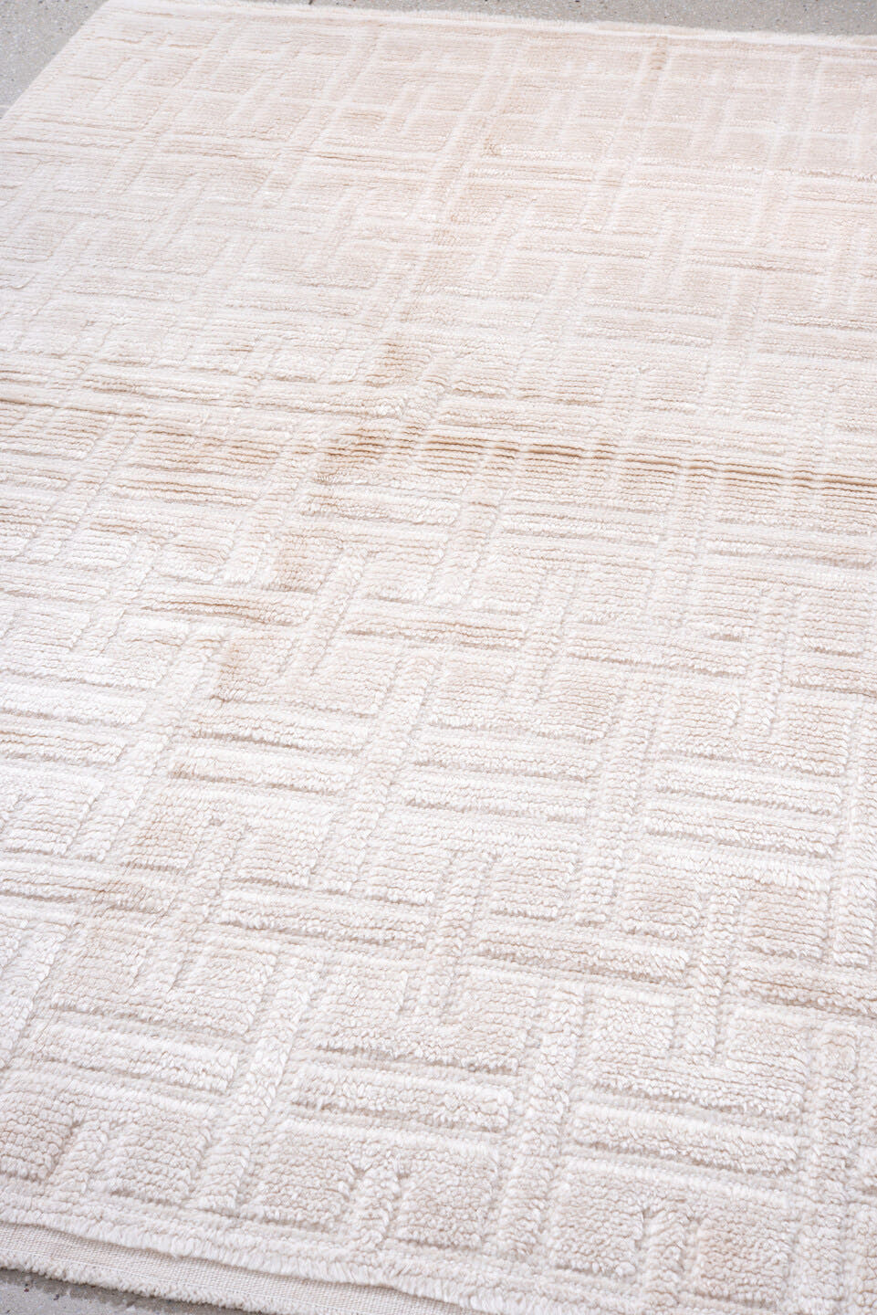 8' x 11' one-of-a-kind handmade vintage Oushak large size rug. Color palette: ivory, cream, blush, beige, pink