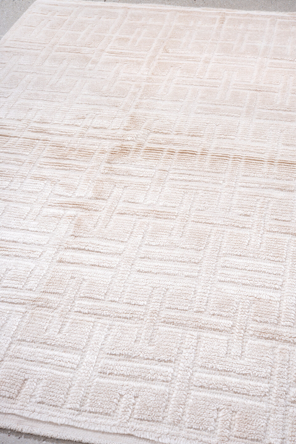 8' x 11' one-of-a-kind handmade vintage Oushak large size rug. Color palette: ivory, cream, blush, beige, pink