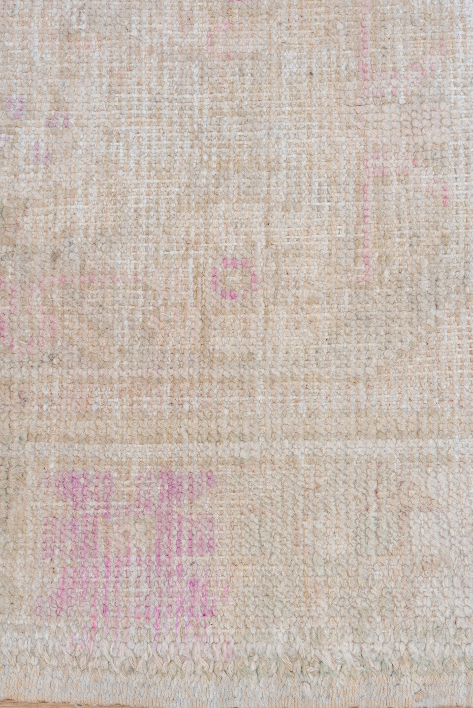 2' x 4' one-of-a-kind handmade vintage Oushak small size rug. Color palette: ivory, beige, blush, cream, taupe, pale pink