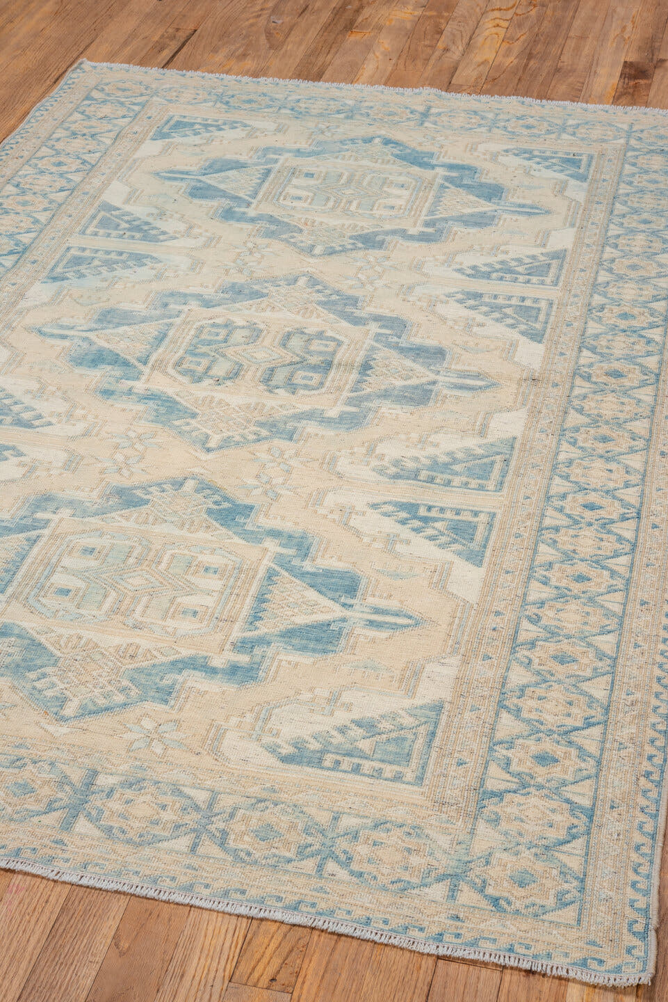 4' x 5' one-of-a-kind handmade vintage Sumak small size rug. Color palette: ivory, sky blue, beige, cream, taupe, light blue