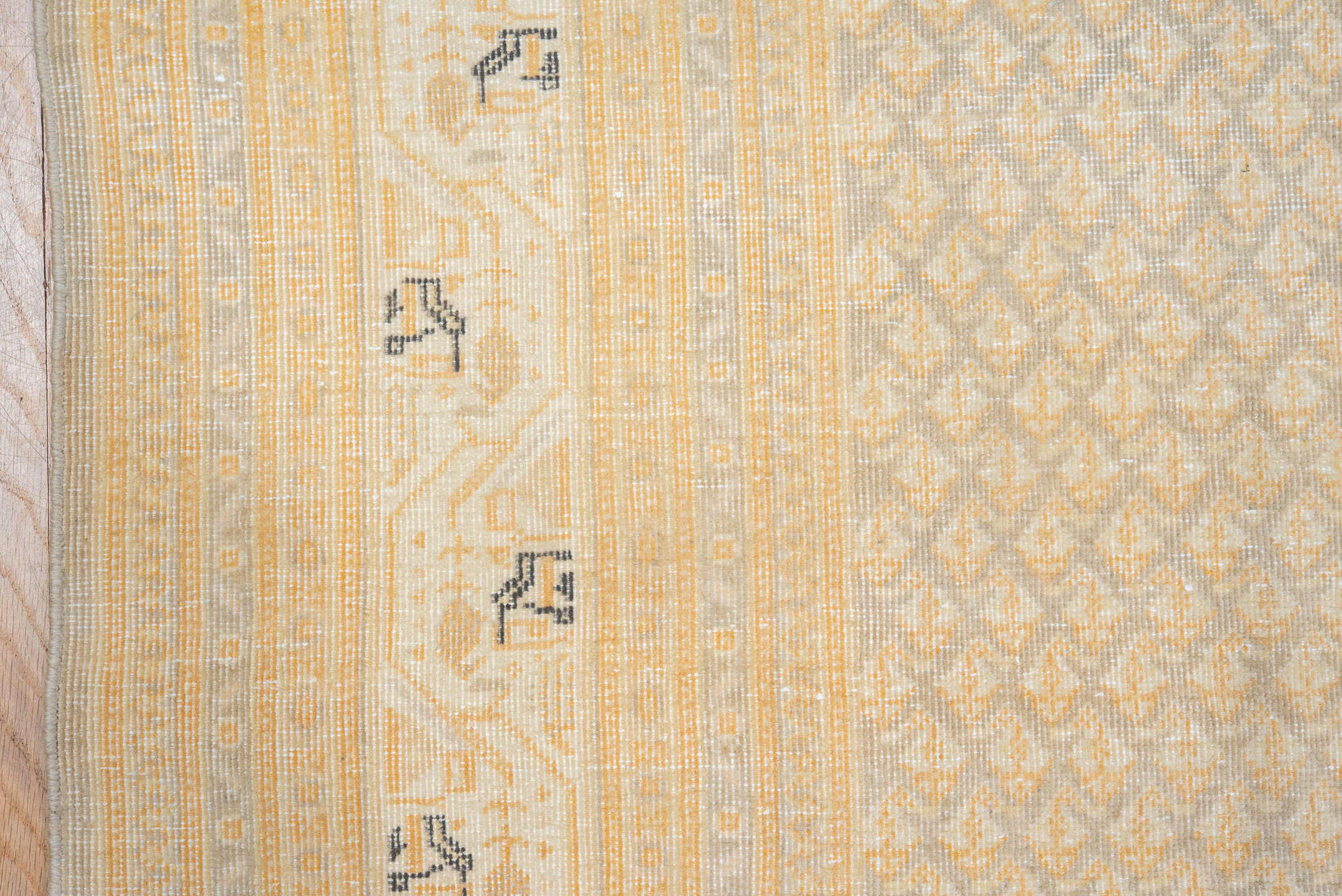 7' x 11' one-of-a-kind handmade vintage Saraband large size rug. Color palette: antiquewhite, beige, blanched almond, brown