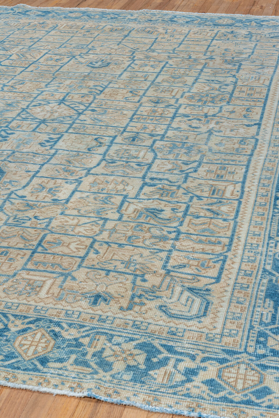 8' x 10' one-of-a-kind handmade vintage Heriz large size rug. Color palette: arapawa, blue, gray, light gray, off-white