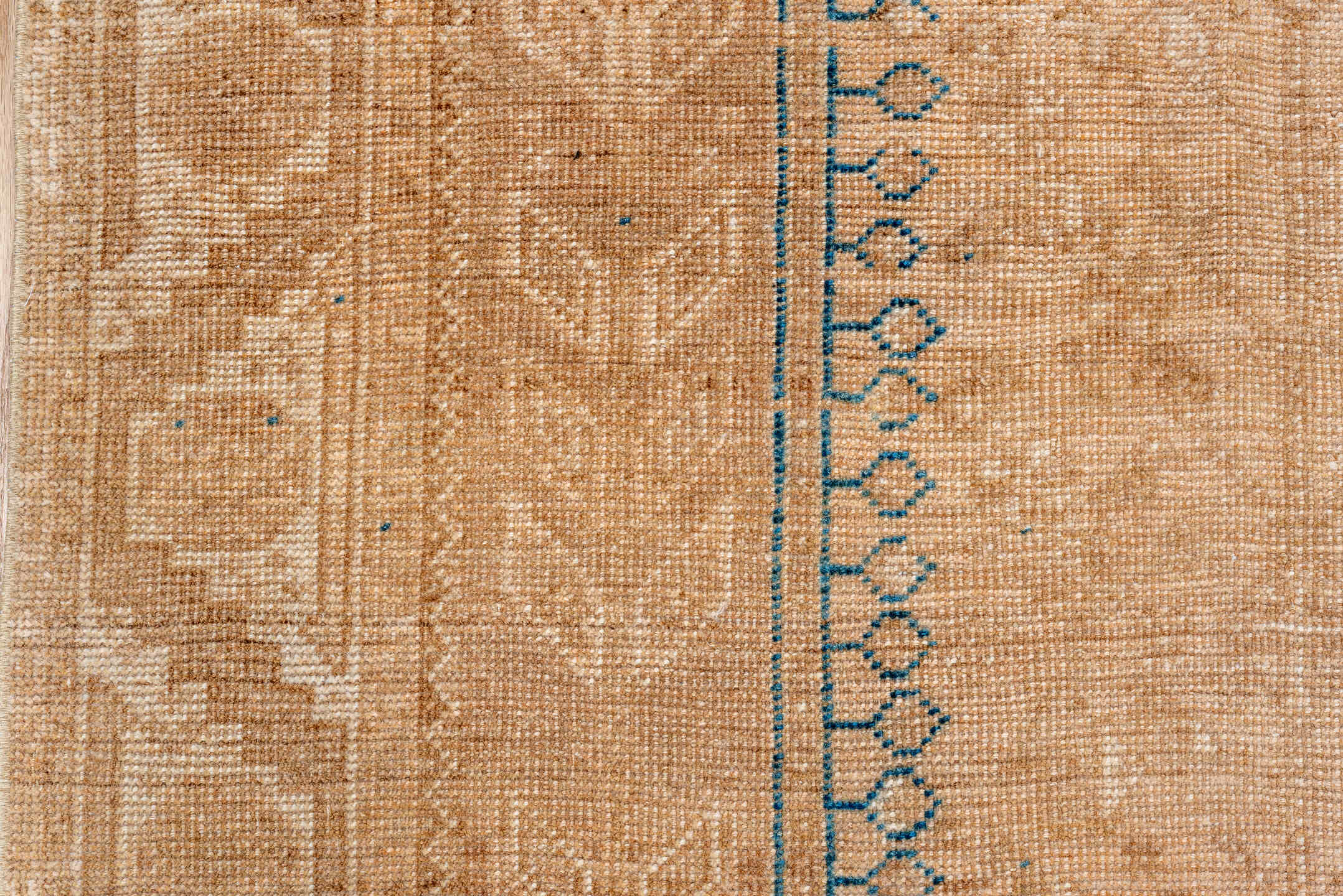 7' x 10' one-of-a-kind handmade vintage Shiraz large size rug. Color palette: antiquewhite, brown, gray, off-white, orange