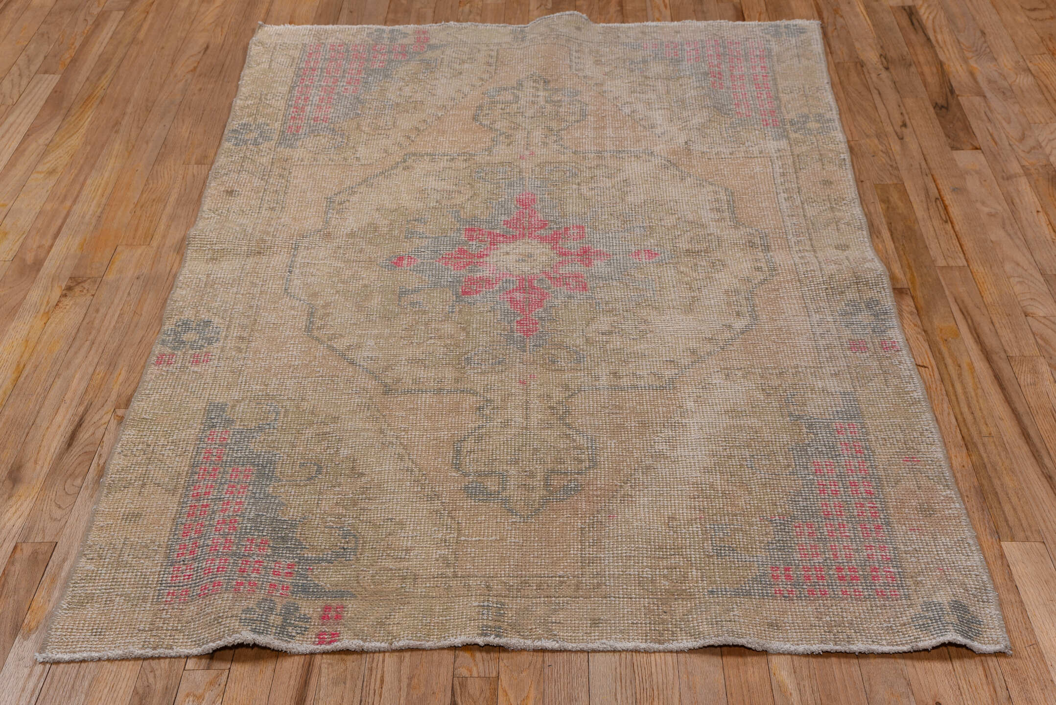 4' x 6' one-of-a-kind handmade vintage Oushak small size rug. Color palette: beige, taupe, gray, soft coral, ivory