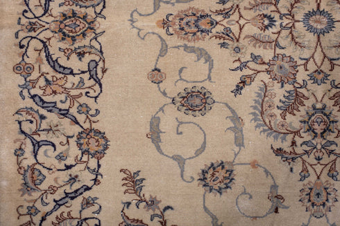 Antique Sivas Area Rug (4' x 5')