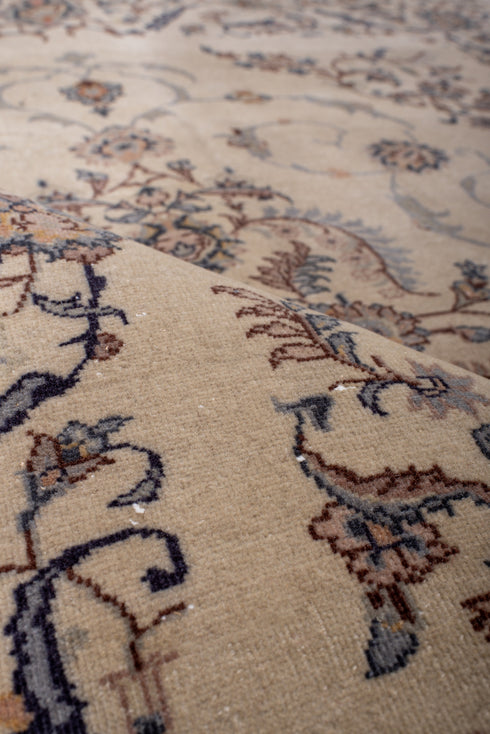 Antique Sivas Area Rug (4' x 5')