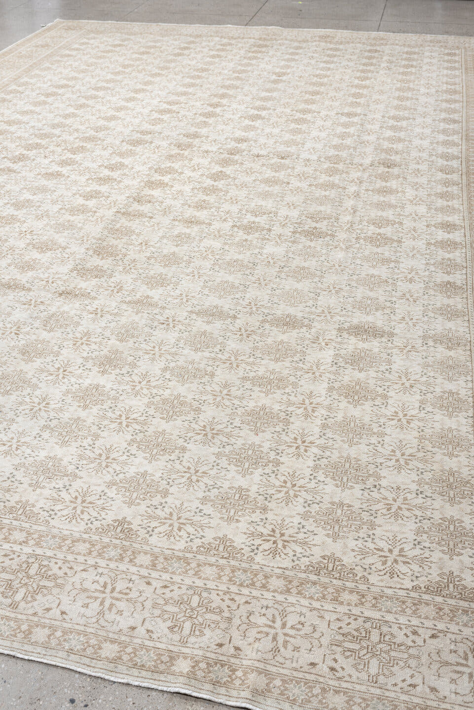 10' x 14' one-of-a-kind handmade antique Sivas oversize rug. Color palette: ivory, beige, cream, taupe, sand, gray