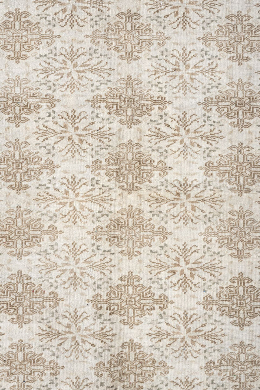 10' x 14' one-of-a-kind handmade antique Sivas oversize rug. Color palette: ivory, beige, cream, taupe, sand, gray