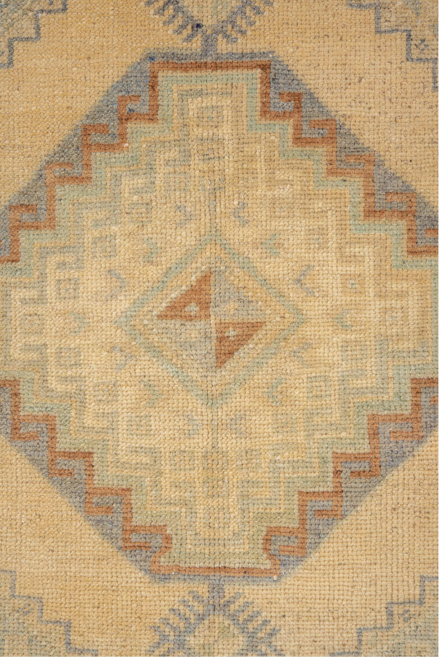 3' x 5' one-of-a-kind handmade vintage Oushak small size rug. Color palette: brown, burlywood, dim gray, gray, off-white