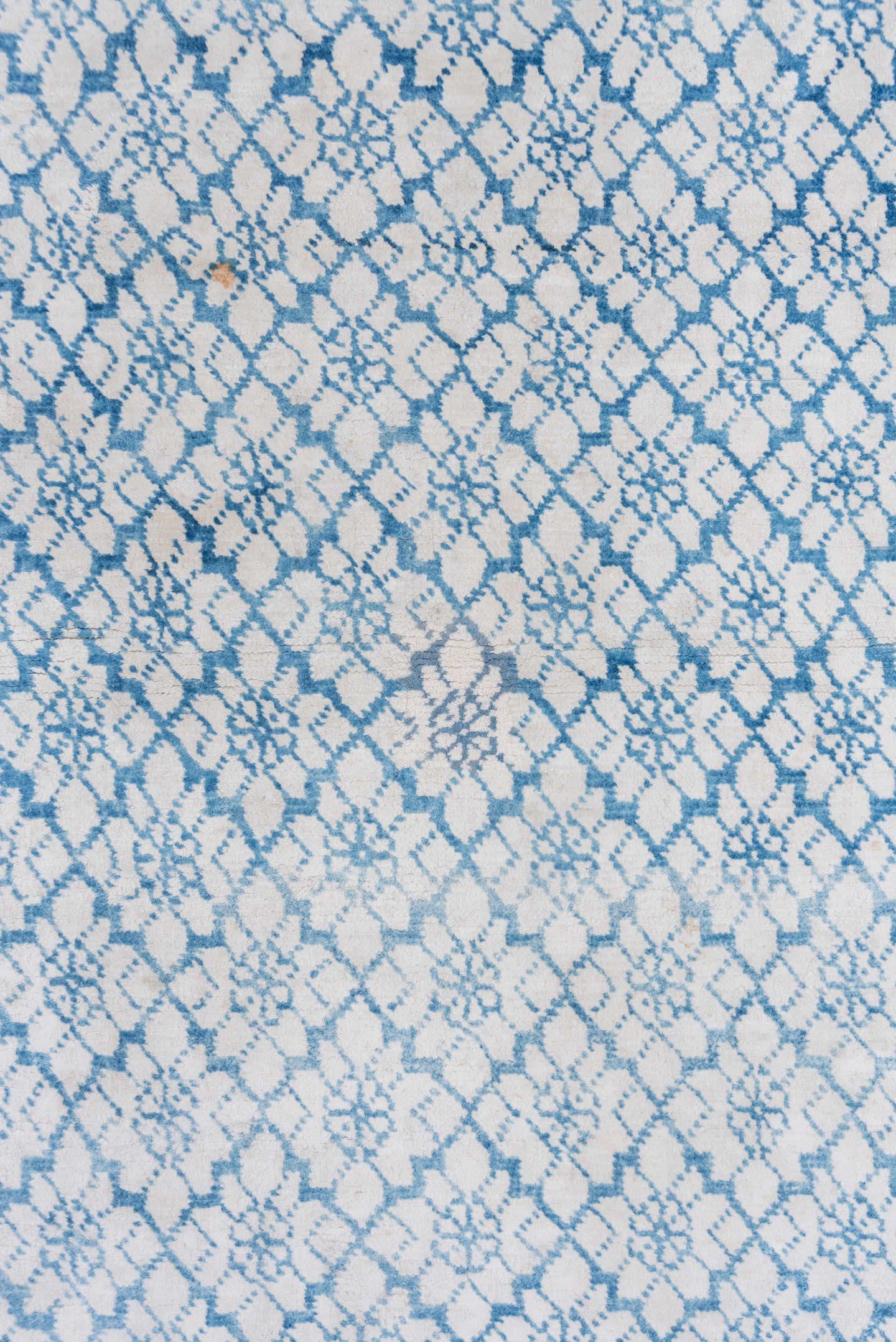 4' x 6' one-of-a-kind handmade vintage Agra small size rug. Color palette: ivory, sky blue, powder blue, light blue