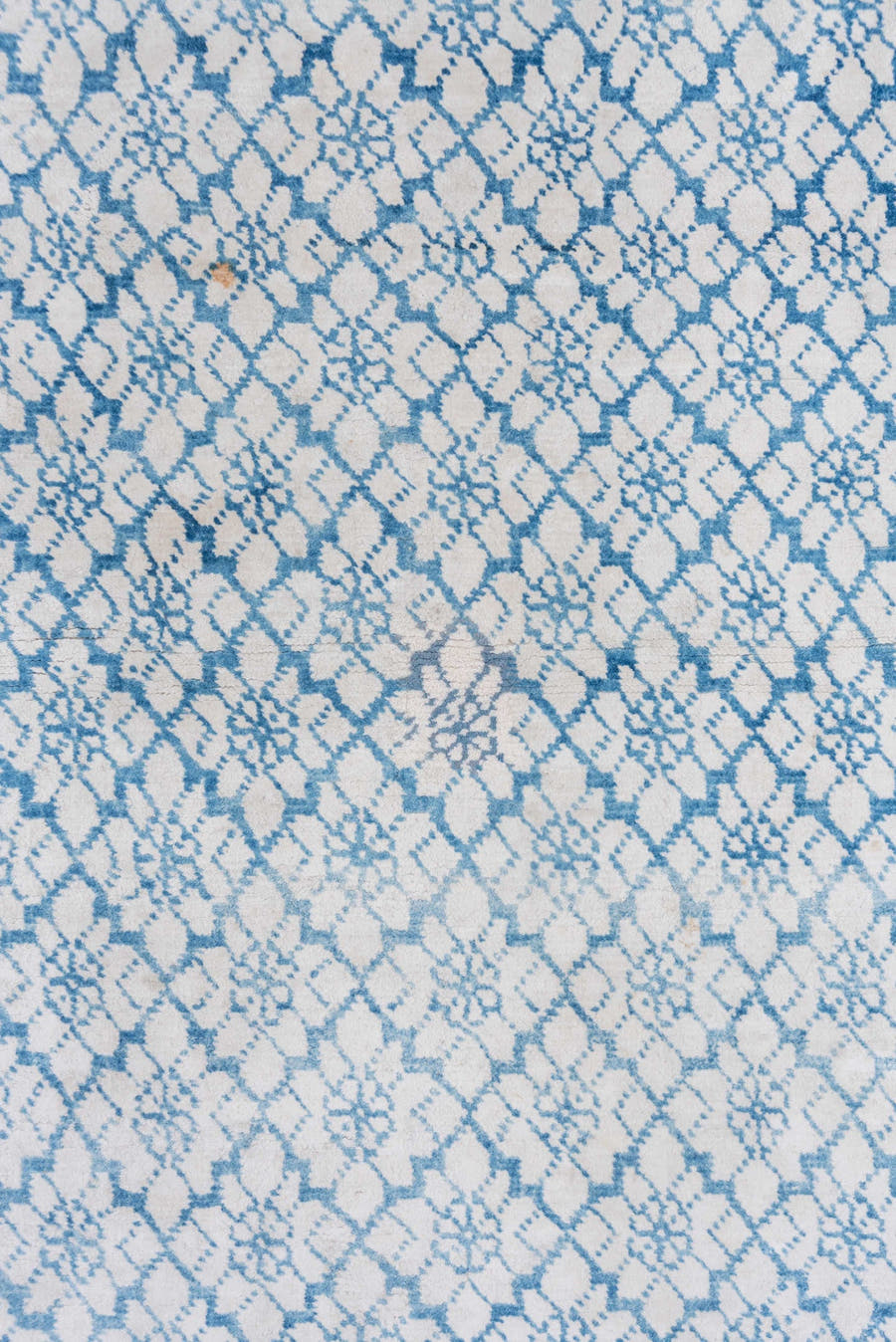 4' x 6' one-of-a-kind handmade vintage Agra small size rug. Color palette: ivory, sky blue, powder blue, light blue