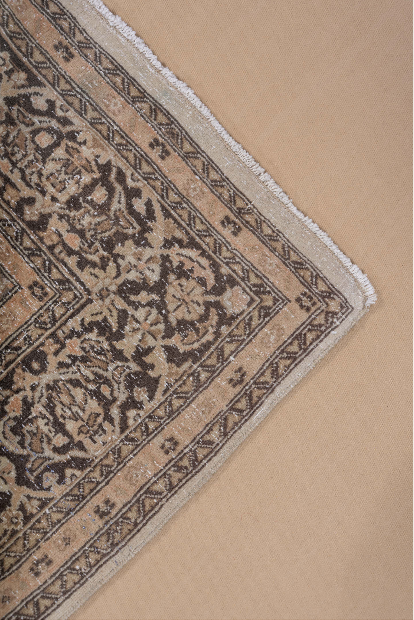 4' x 6' one-of-a-kind handmade vintage Sivas small size rug. Color palette: ivory, camel, taupe, charcoal, terra cotta
