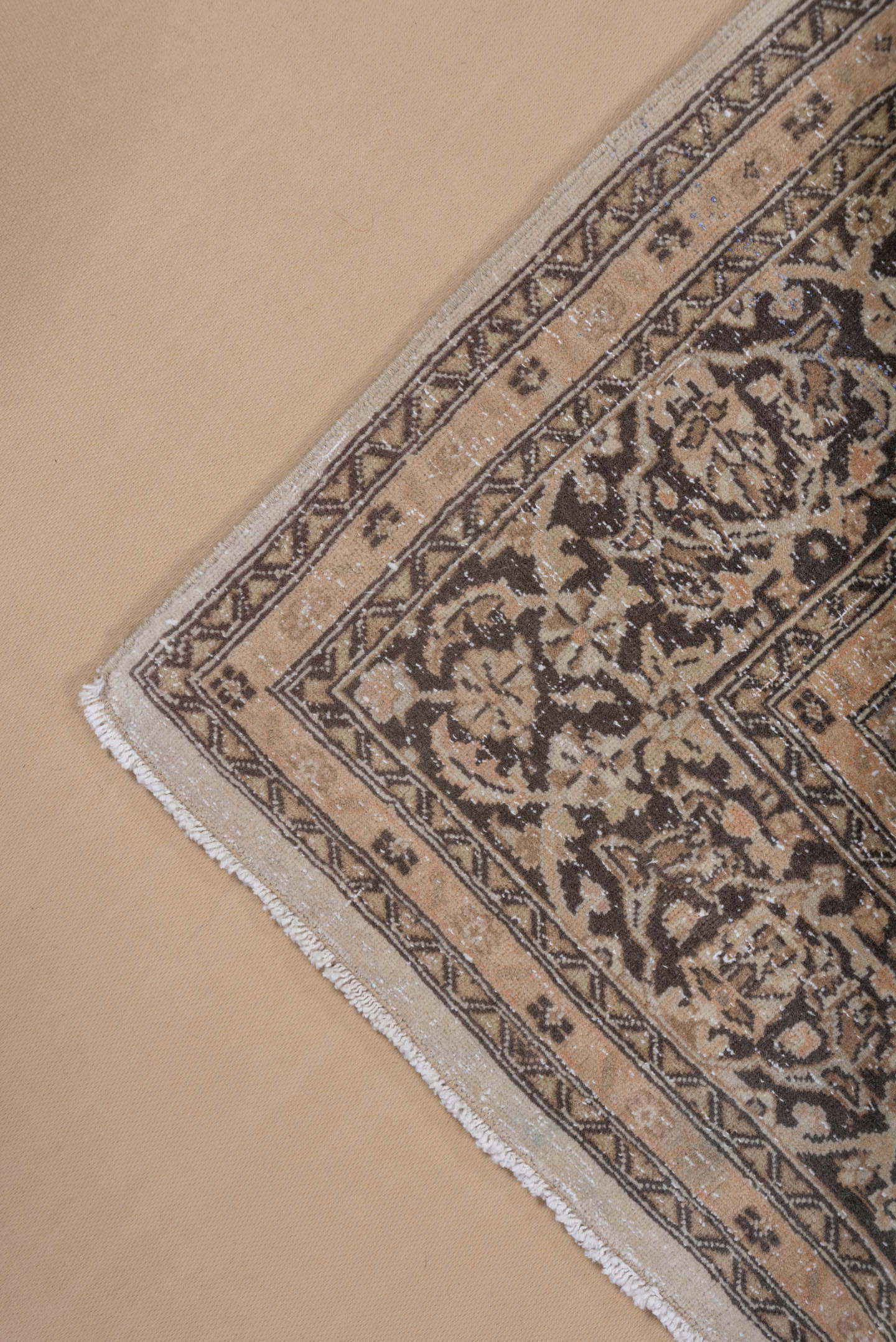 4' x 6' one-of-a-kind handmade vintage Sivas small size rug. Color palette: ivory, camel, taupe, charcoal, terra cotta