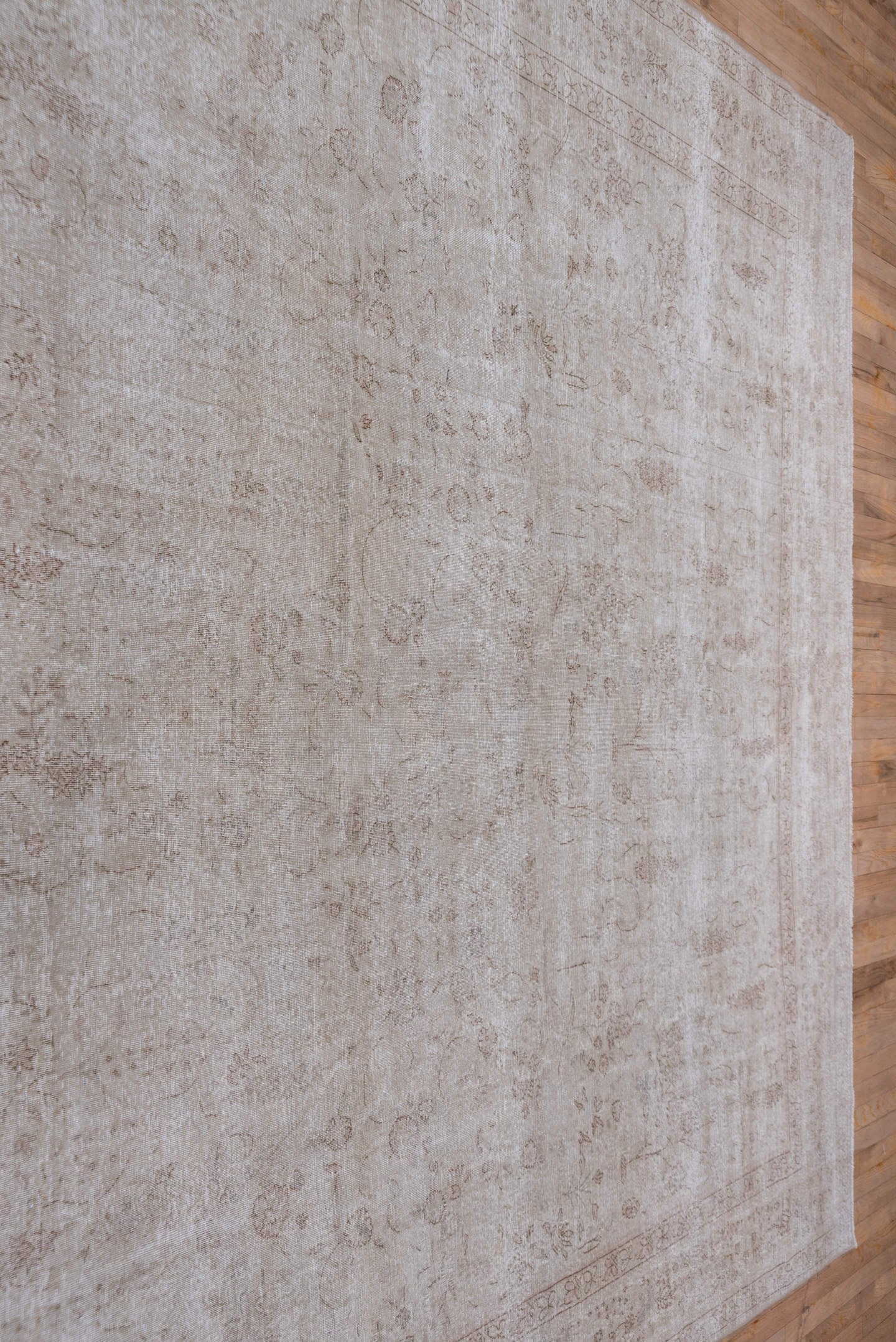 9' x 13' one-of-a-kind handmade vintage Sivas large size rug. Color palette: ivory, taupe, beige, sand, camel, greige, gray