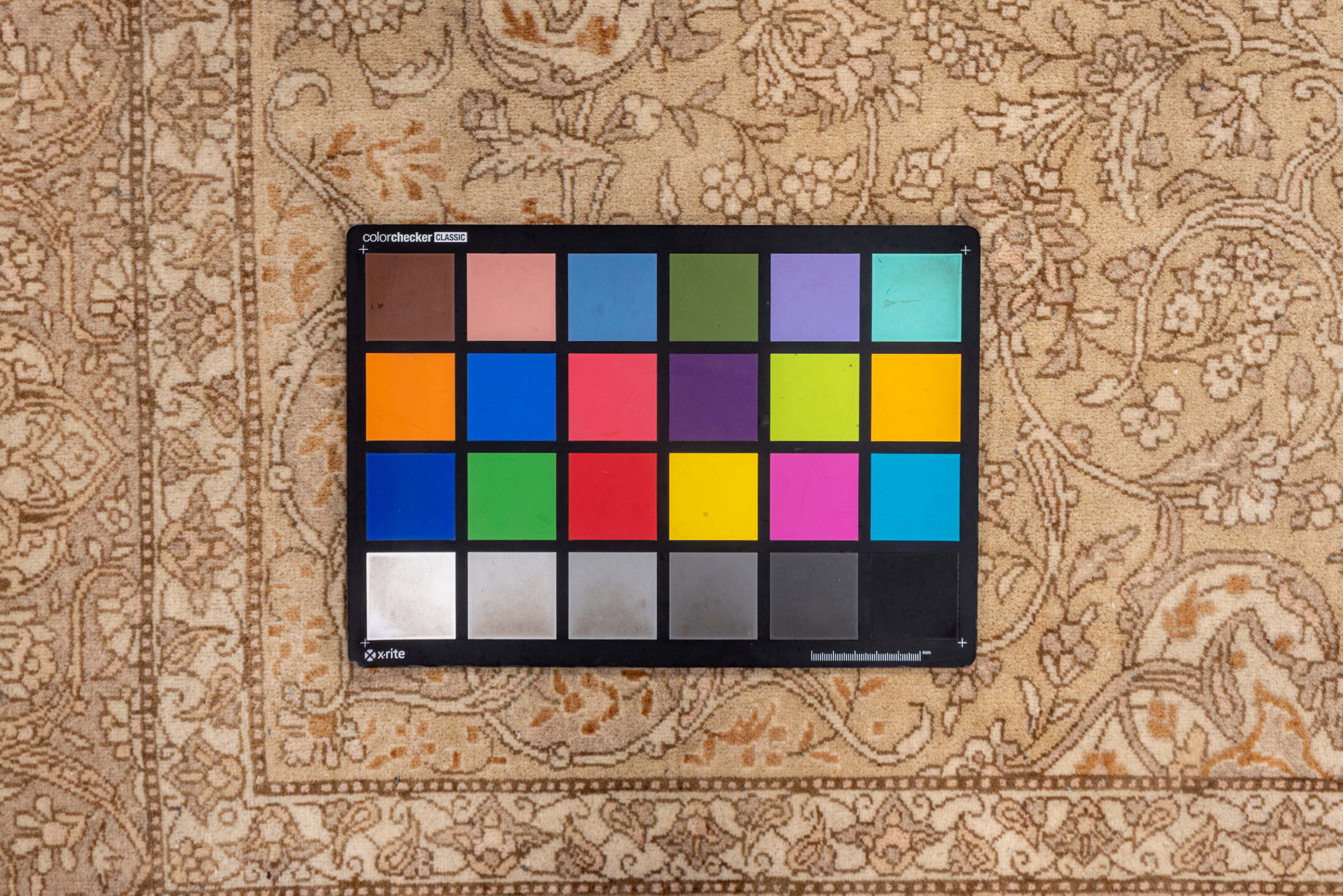 4' x 6' one-of-a-kind handmade vintage Kashan small size rug. Color palette: brown, gray, pink