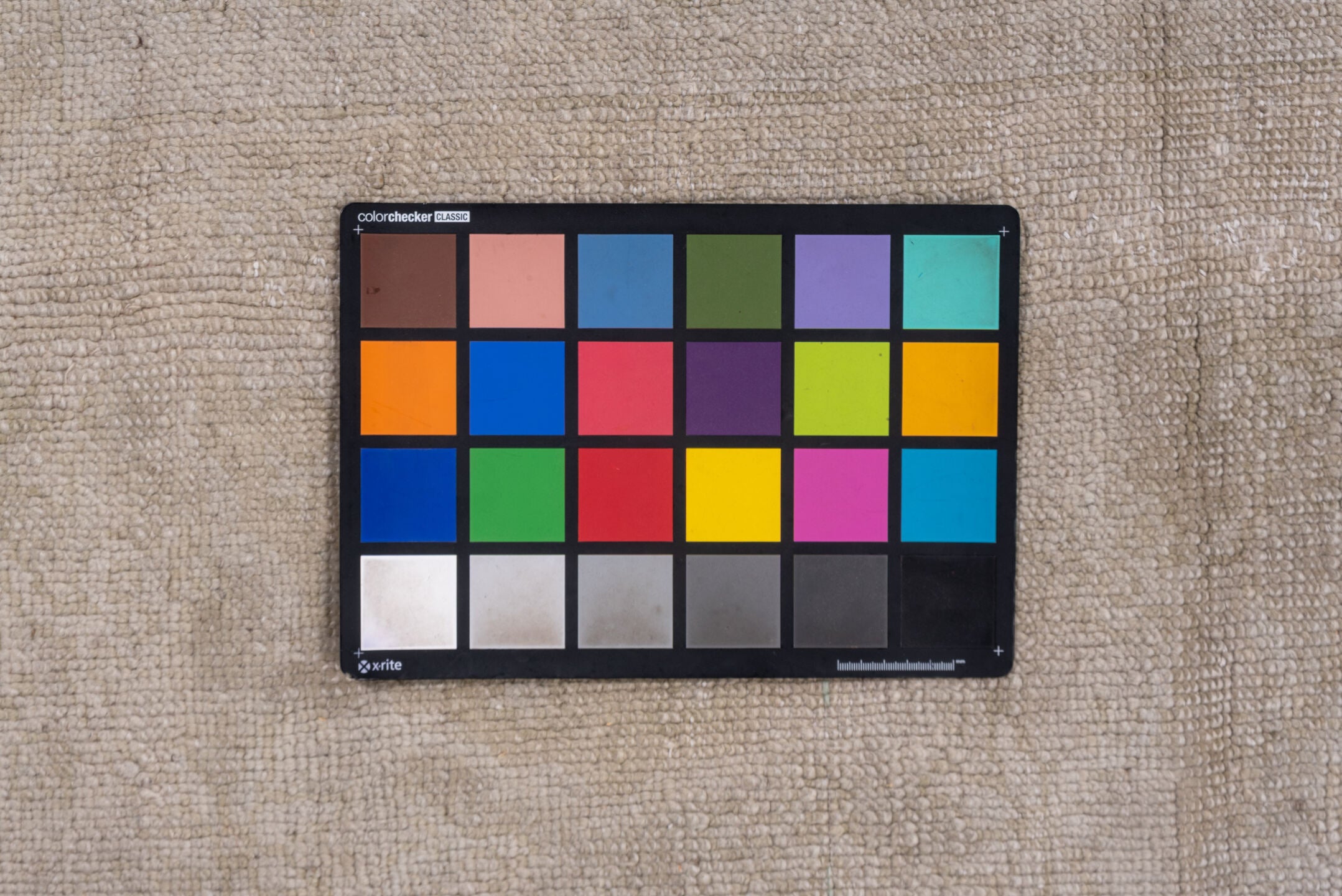 11' x 17' one-of-a-kind handmade vintage Oushak oversize rug. Color palette: gainsboro, gray, light gray, off-white, silver