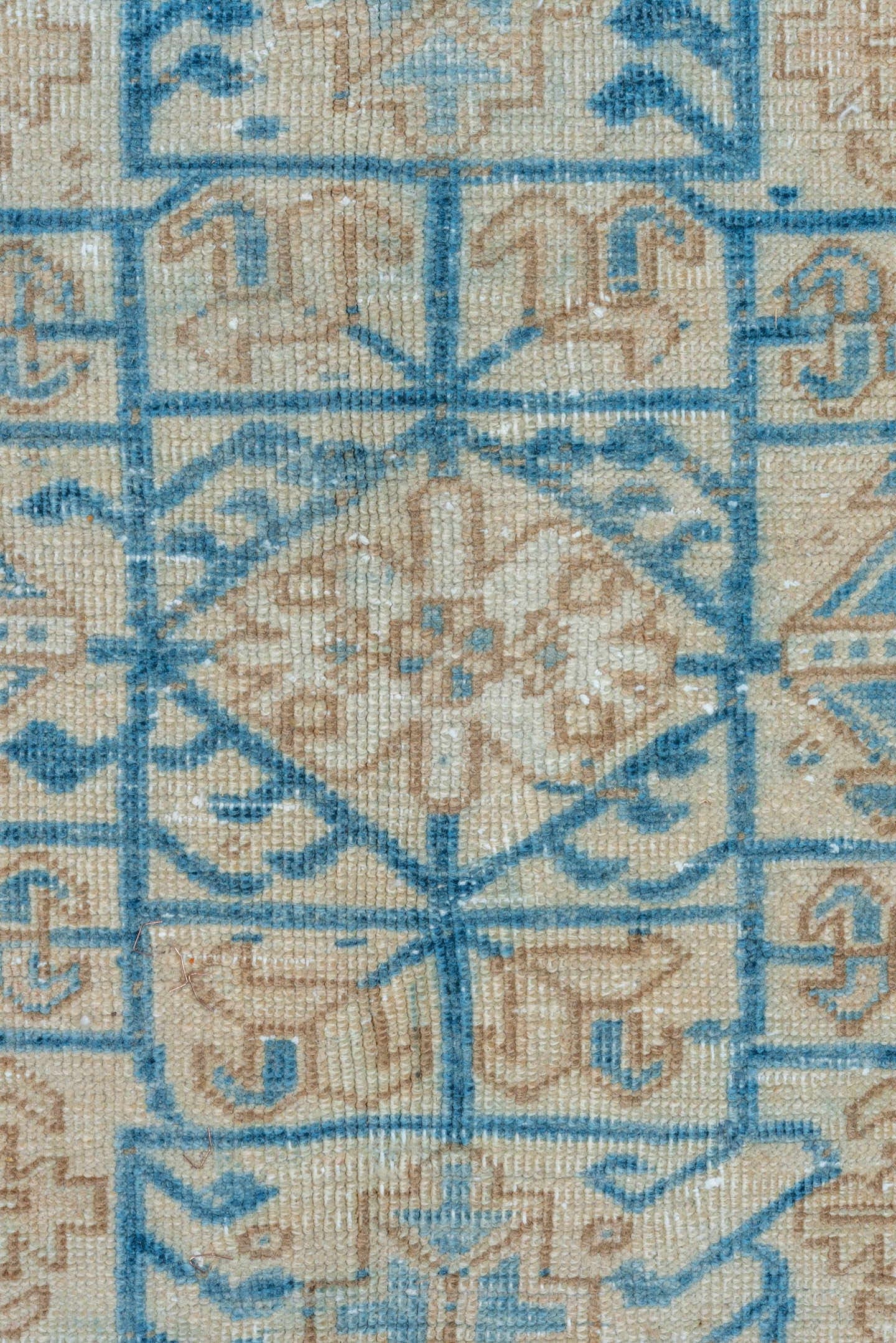 8' x 10' one-of-a-kind handmade vintage Heriz large size rug. Color palette: ivory, sky blue, powder blue, beige, taupe