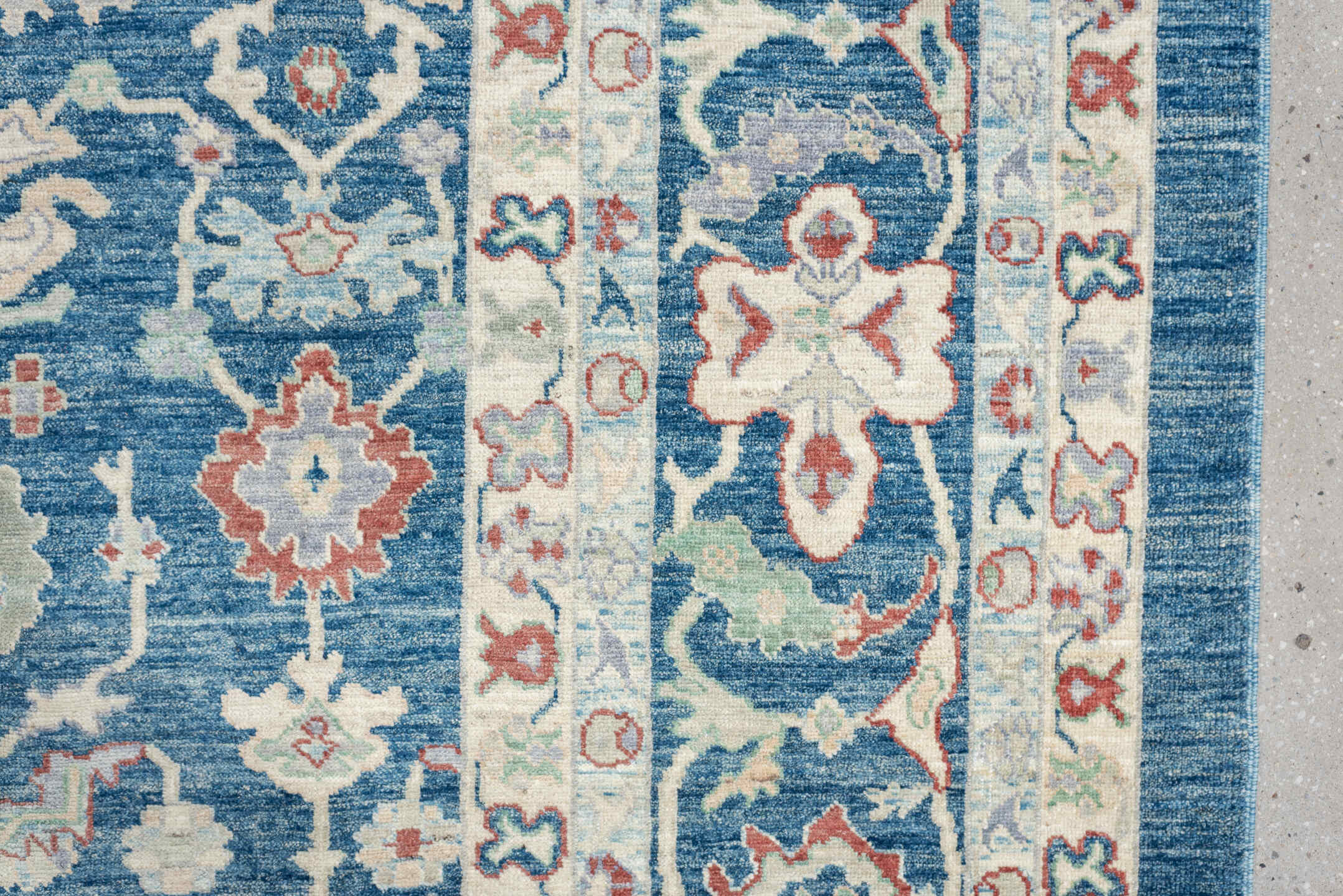 8' x 10' one-of-a-kind handmade vintage Sultanabad large size rug. Color palette: blue, ivory, pale aqua, terracotta, sage