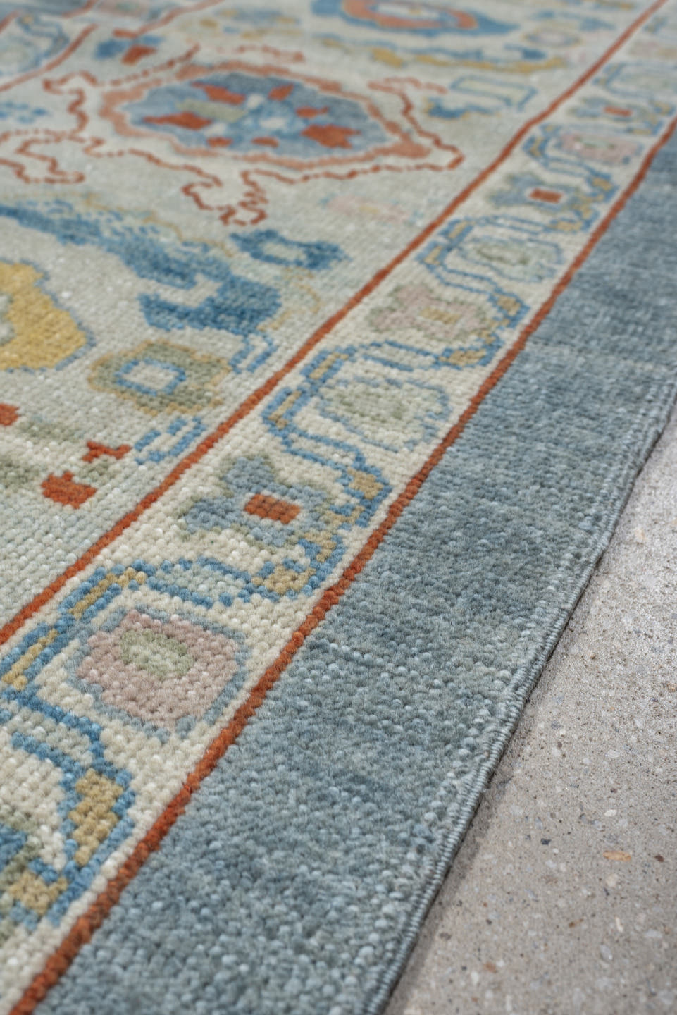 8' x 10' one-of-a-kind handmade vintage Sultanabad large size rug. Color palette: sky blue, ivory, coral, sage, gold, taupe