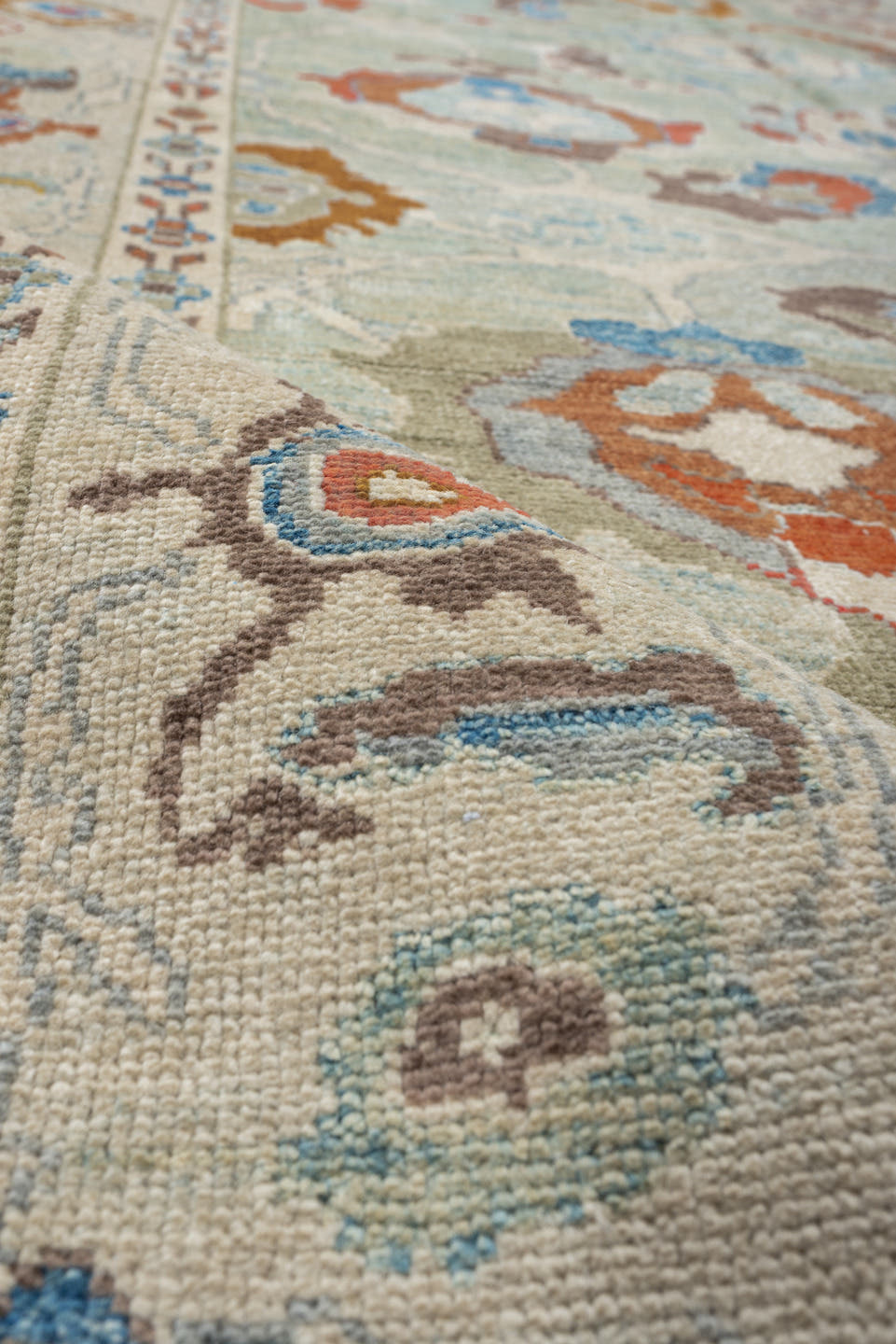 6' x 9' one-of-a-kind handmade vintage Sultanabad medium size rug. Color palette: pale aqua, ivory, coral, sky blue, taupe