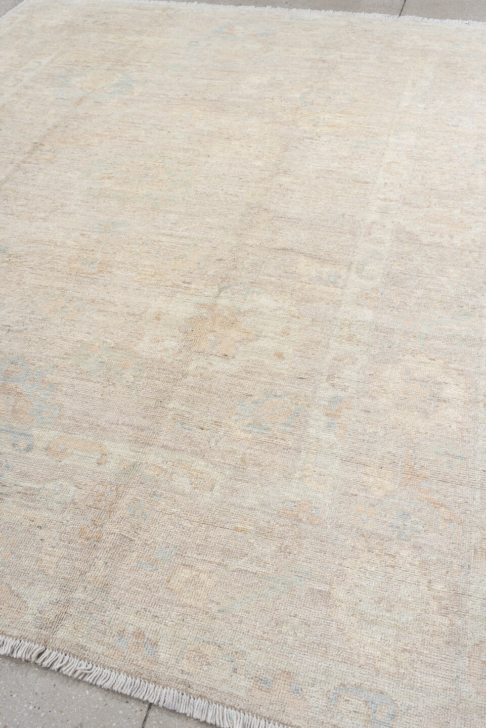 8' x 10' one-of-a-kind handmade vintage Oushak large size rug. Color palette: ivory, cream, pale blue, beige, taupe