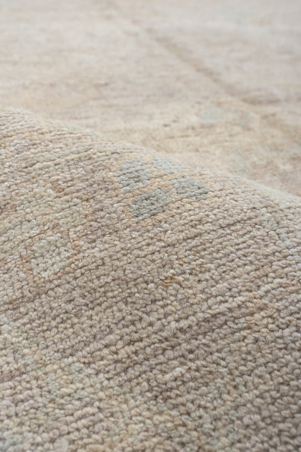 8' x 10' one-of-a-kind handmade vintage Oushak large size rug. Color palette: ivory, cream, pale blue, beige, taupe