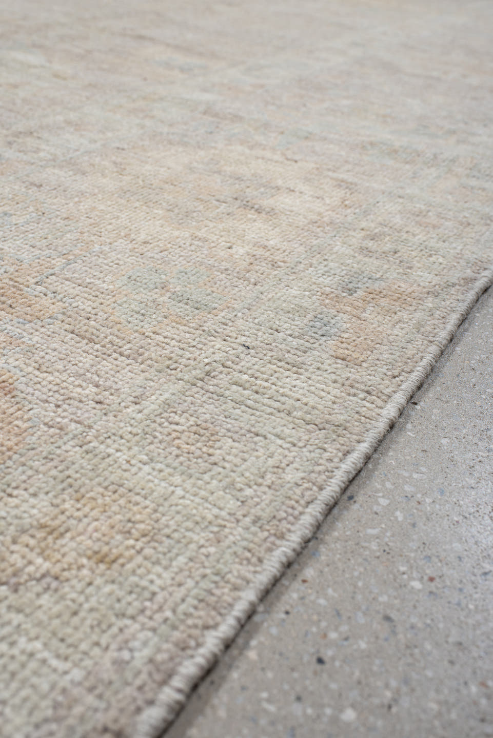 8' x 10' one-of-a-kind handmade vintage Oushak large size rug. Color palette: ivory, cream, pale blue, beige, taupe