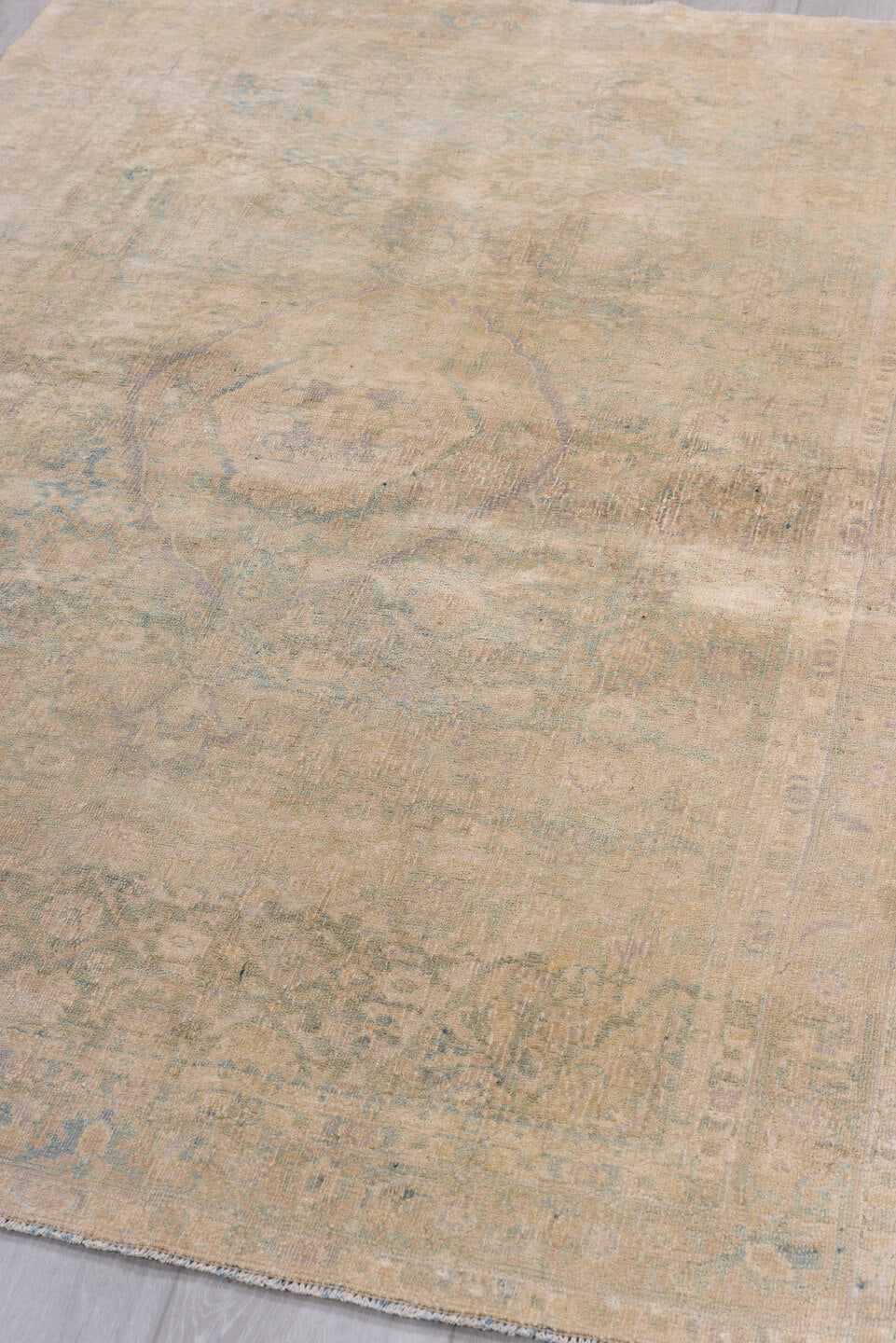 4' x 6' one-of-a-kind handmade antique Bidjar small size rug. Color palette: beige, ivory, pale blue, taupe, sand