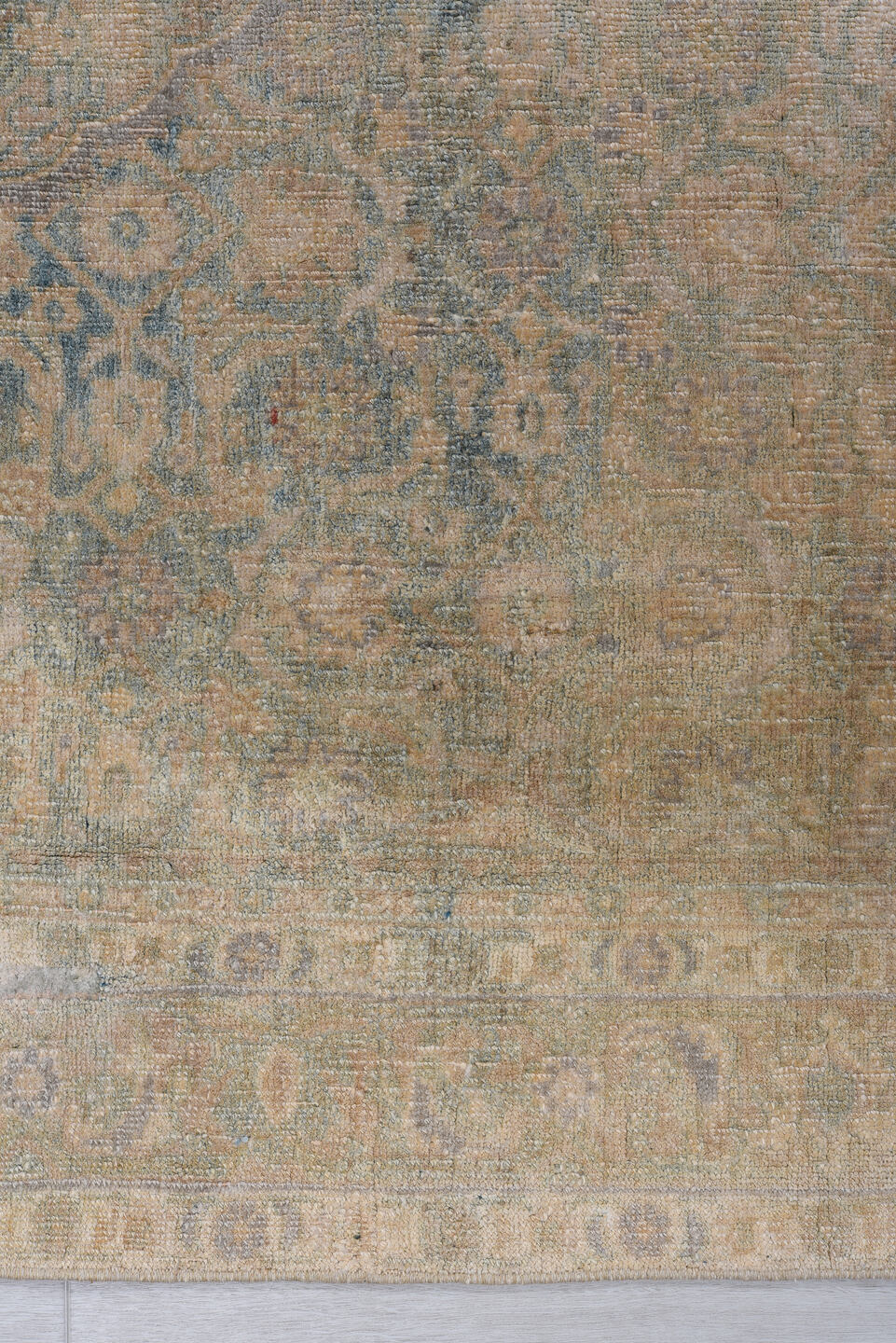 4' x 6' one-of-a-kind handmade antique Bidjar small size rug. Color palette: beige, ivory, pale blue, taupe, sand