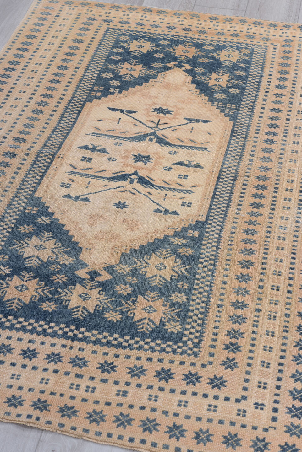 3' x 5' one-of-a-kind handmade vintage Oushak small size rug. Color palette: blue, brown, dim gray, gray, light blue