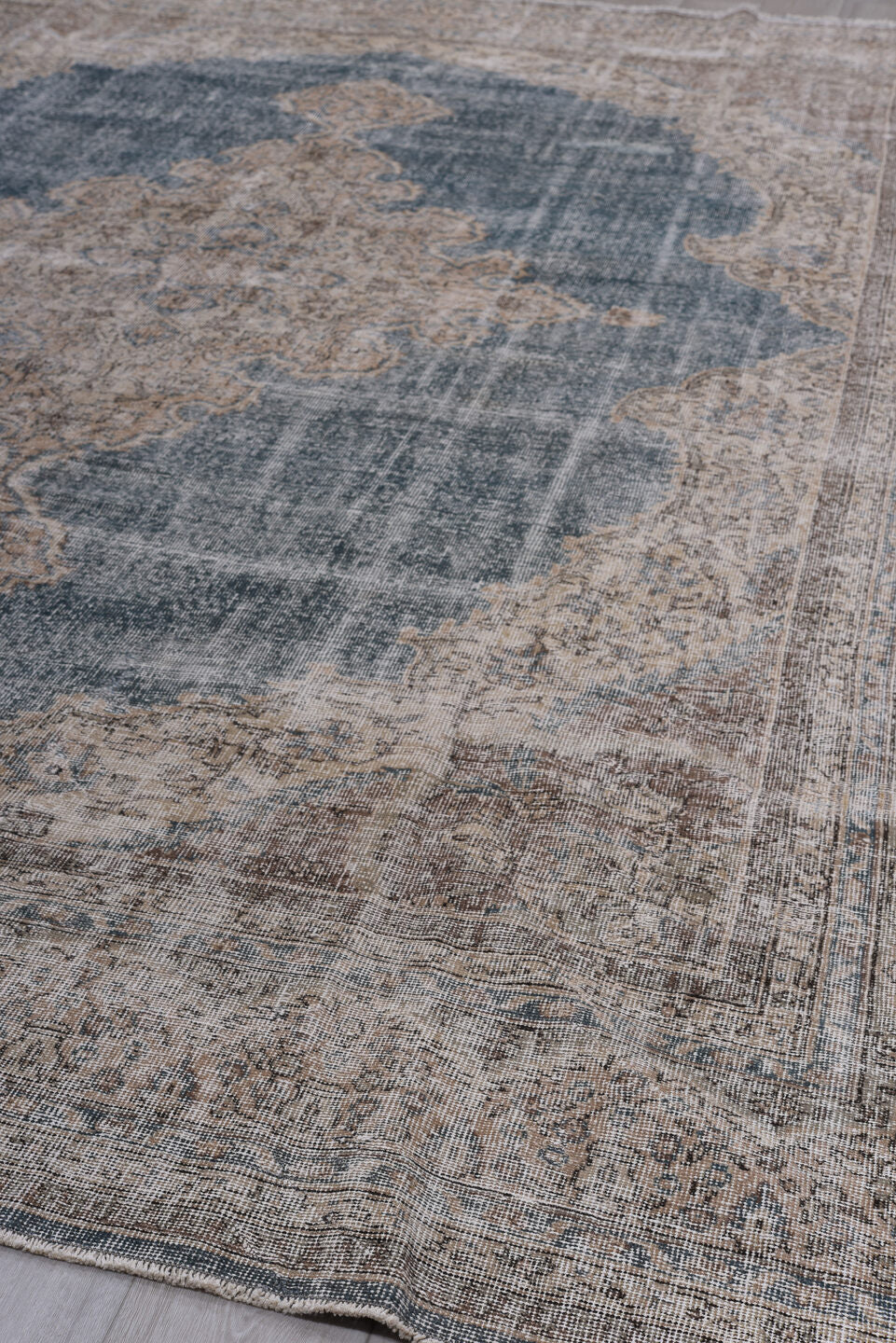 9' x 13' one-of-a-kind handmade vintage Sparta large size rug. Color palette: black, blue, brown, dark gray, gainsboro, gray