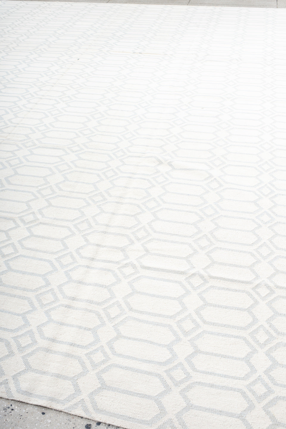 11' x 14' one-of-a-kind handmade vintage Flatweave oversize rug. Color palette: floral white, gainsboro, gray, ivory