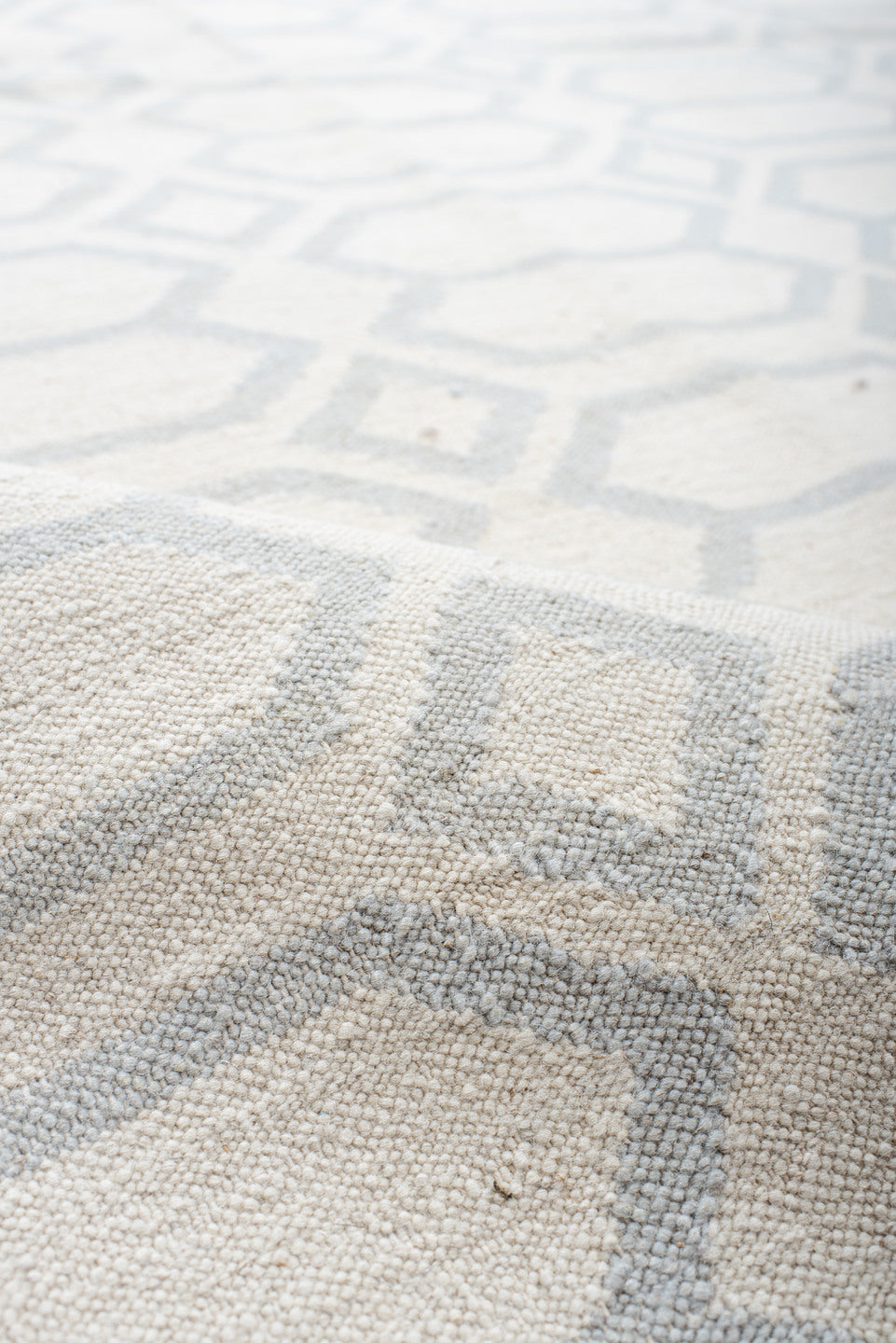 11' x 14' one-of-a-kind handmade vintage Flatweave oversize rug. Color palette: ivory, light_gray, cream, light gray