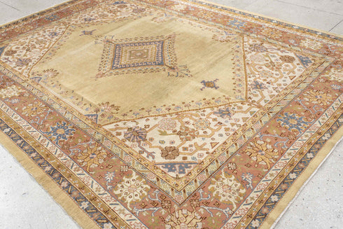 Antique Sivas Area Rug (8' x 11')