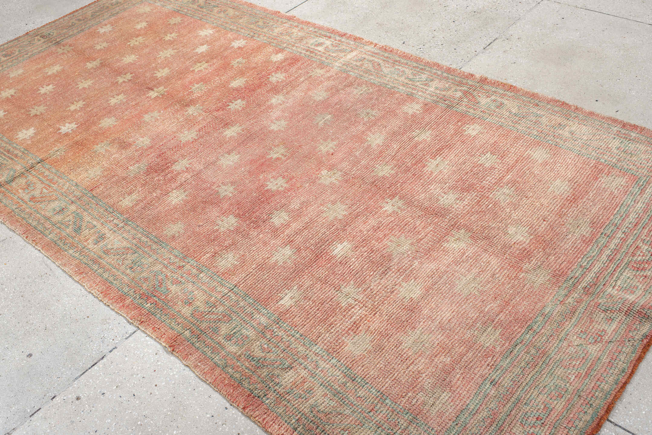 5' x 9' one-of-a-kind handmade vintage Oushak medium size rug. Color palette: brown, gray, light gray, off-white, orange