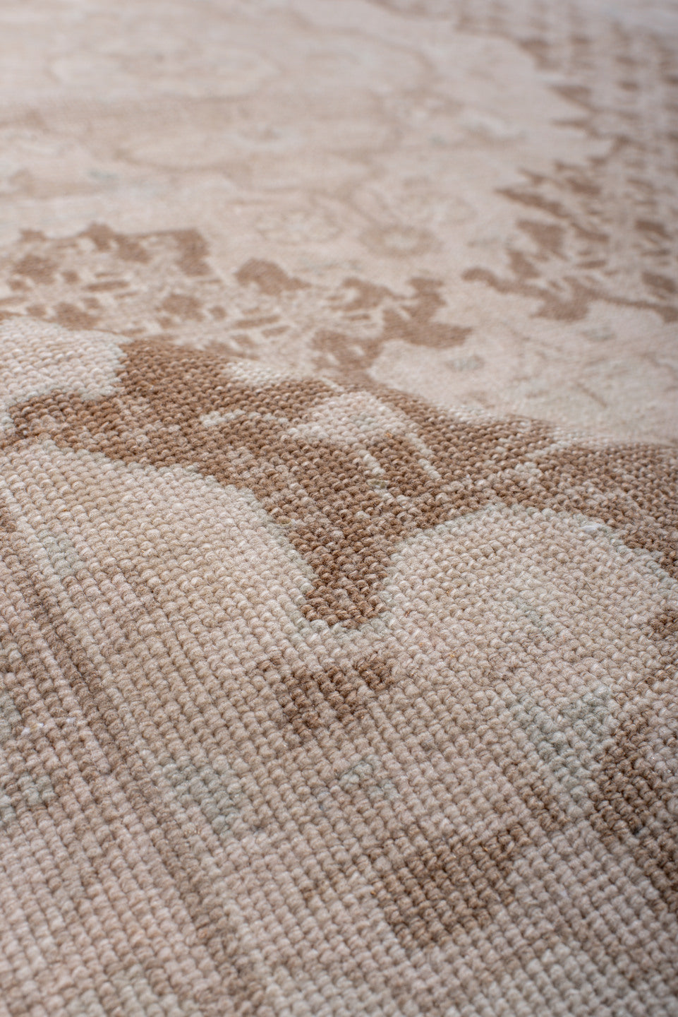 4' x 7' one-of-a-kind handmade vintage Malayer rug. Color palette: brown, gray, light gray, linen, misty rose, off-white