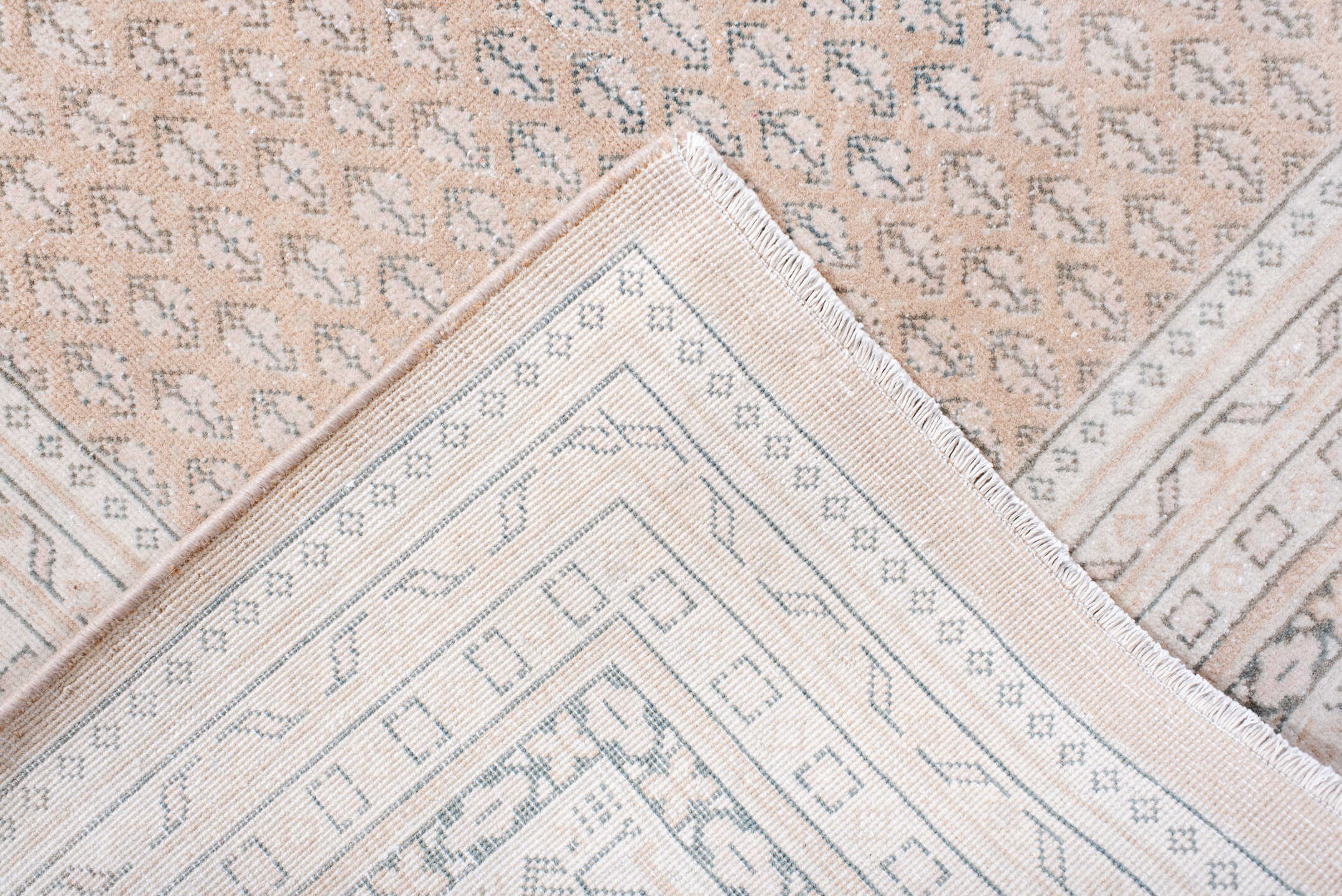 8' x 11' one-of-a-kind handmade vintage Saraband large size rug. Color palette: antiquewhite, dark gray, gray, light gray