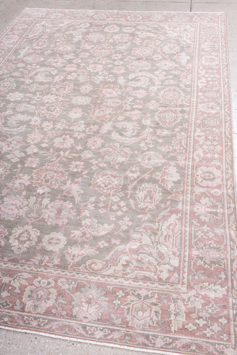 6' x 9' one-of-a-kind handmade antique Sivas medium size rug. Color palette: taupe, blush, ivory, rose, dusty pink, beige
