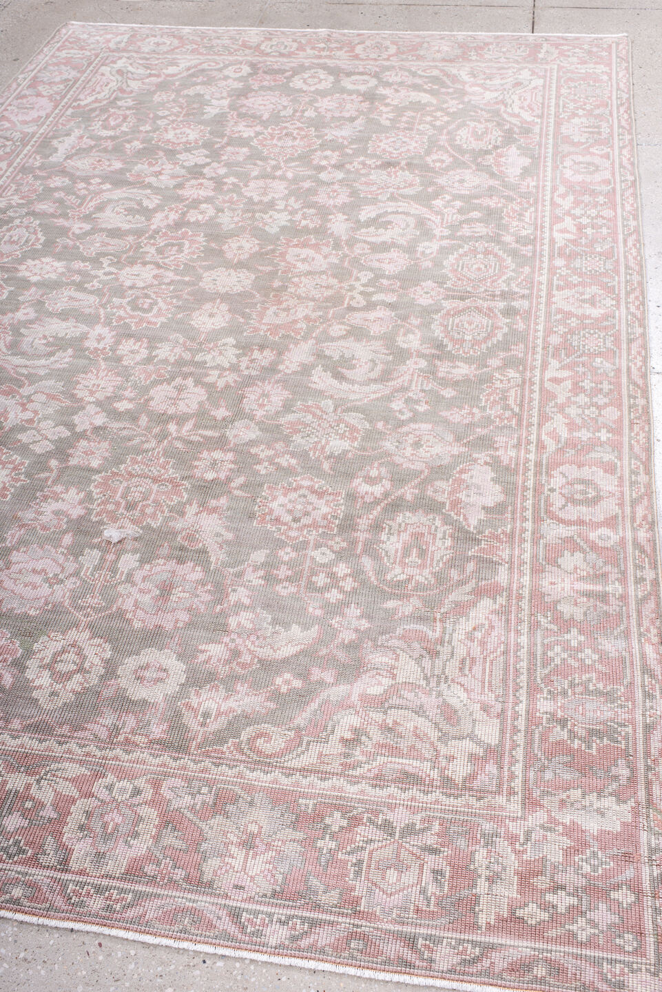 6' x 9' one-of-a-kind handmade antique Sivas medium size rug. Color palette: taupe, blush, ivory, rose, dusty pink, beige